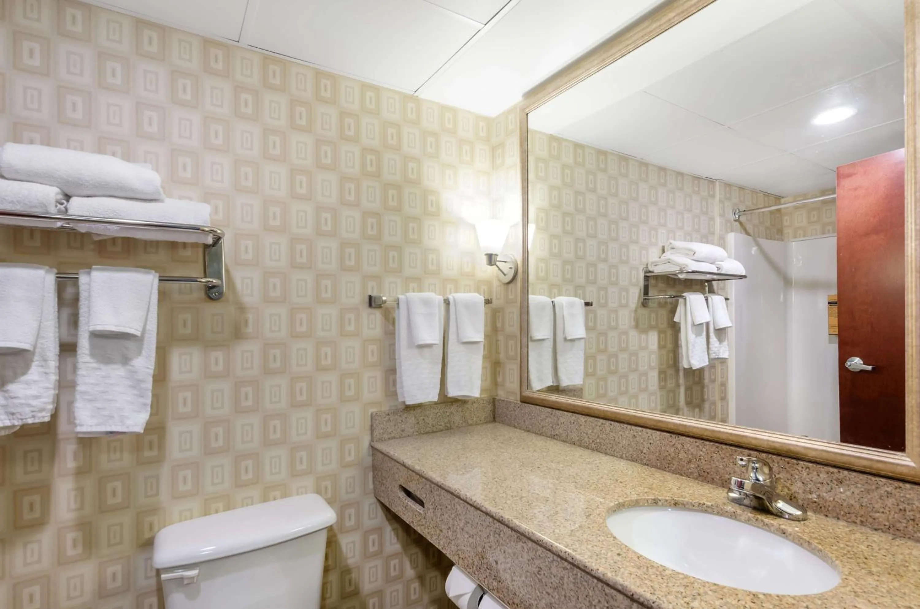 Bathroom in Best Western Plus Waynesboro