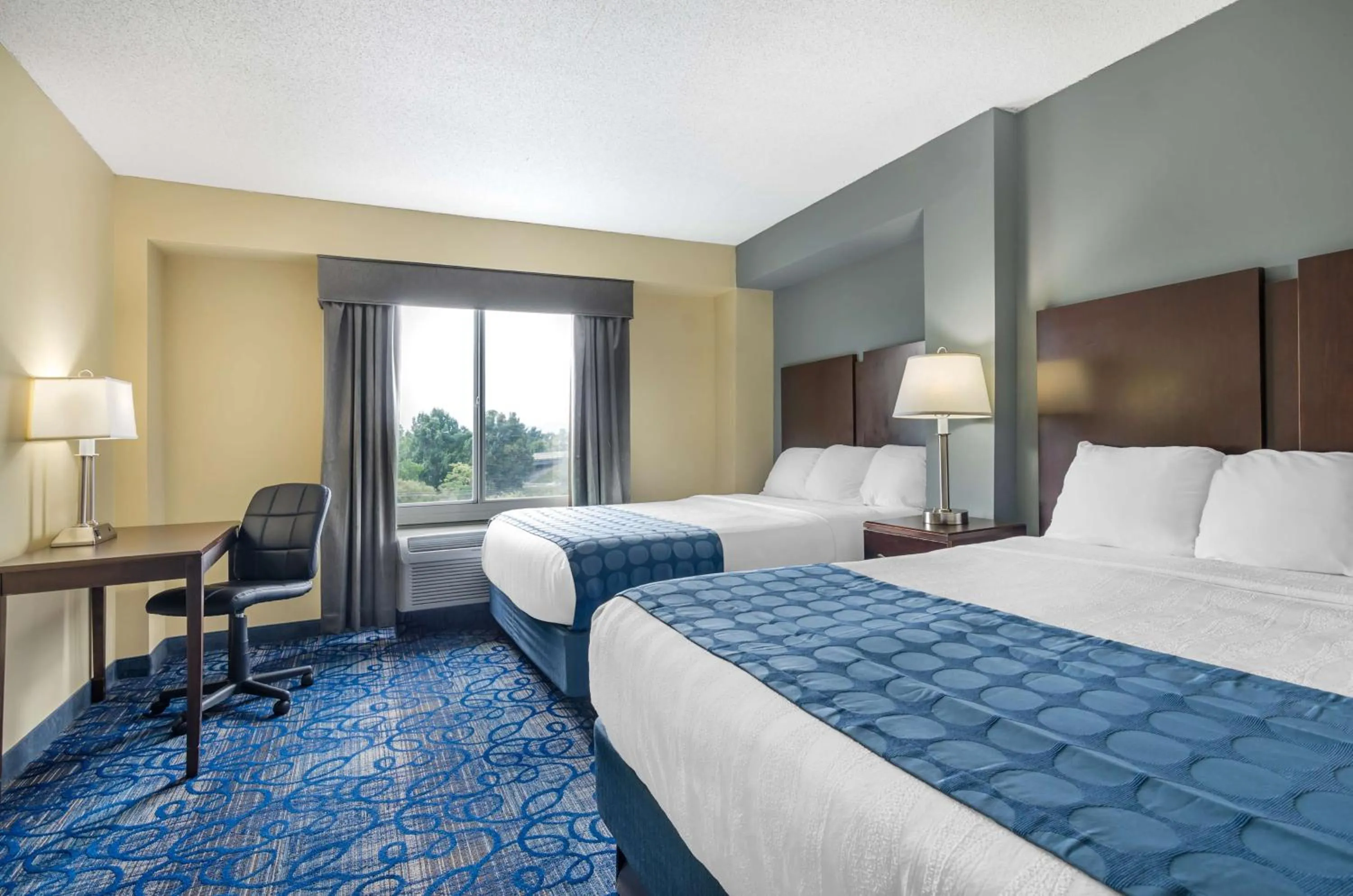 Bedroom, Bed in Best Western Plus Waynesboro