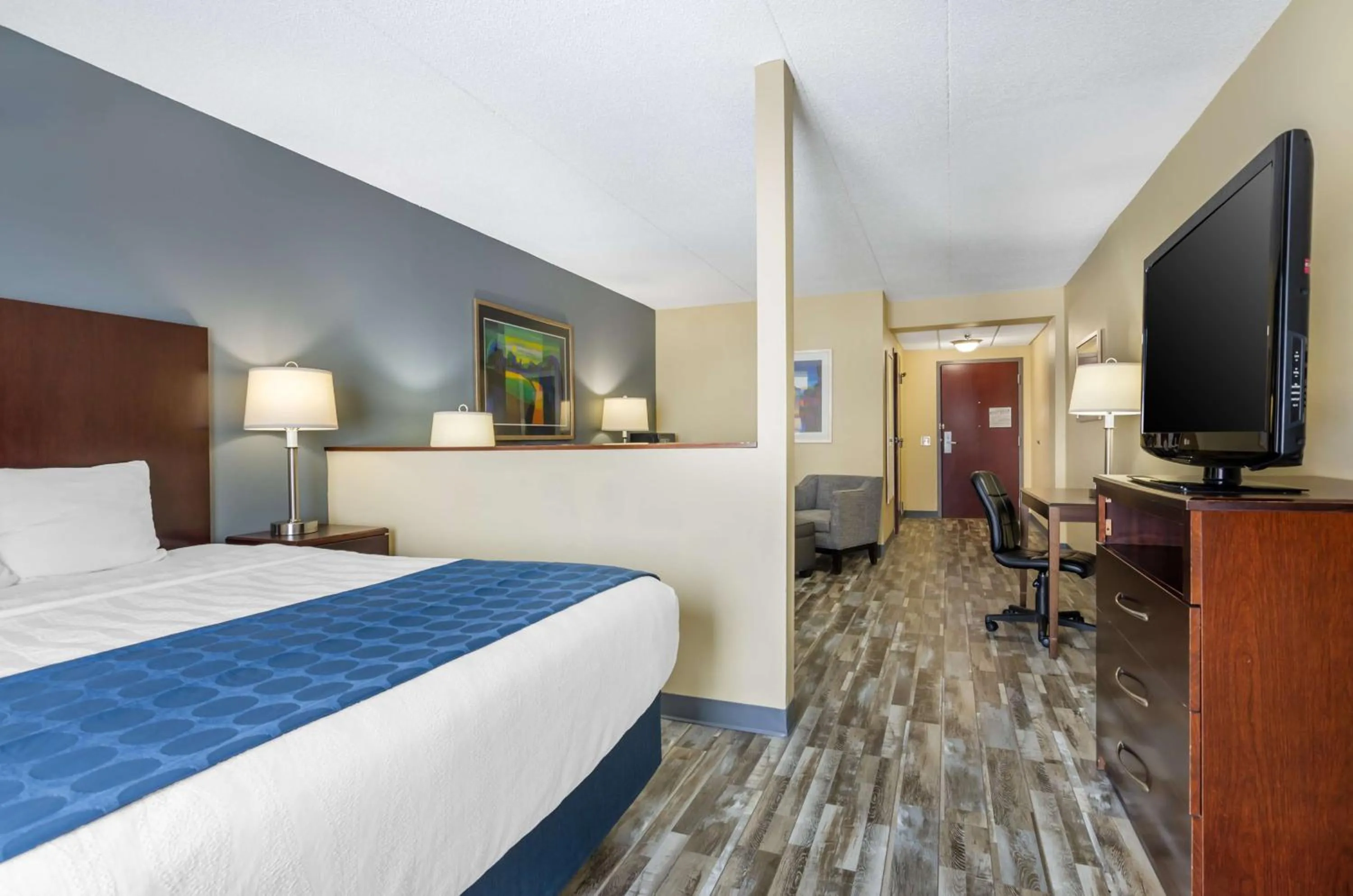 Bedroom, Bed in Best Western Plus Waynesboro