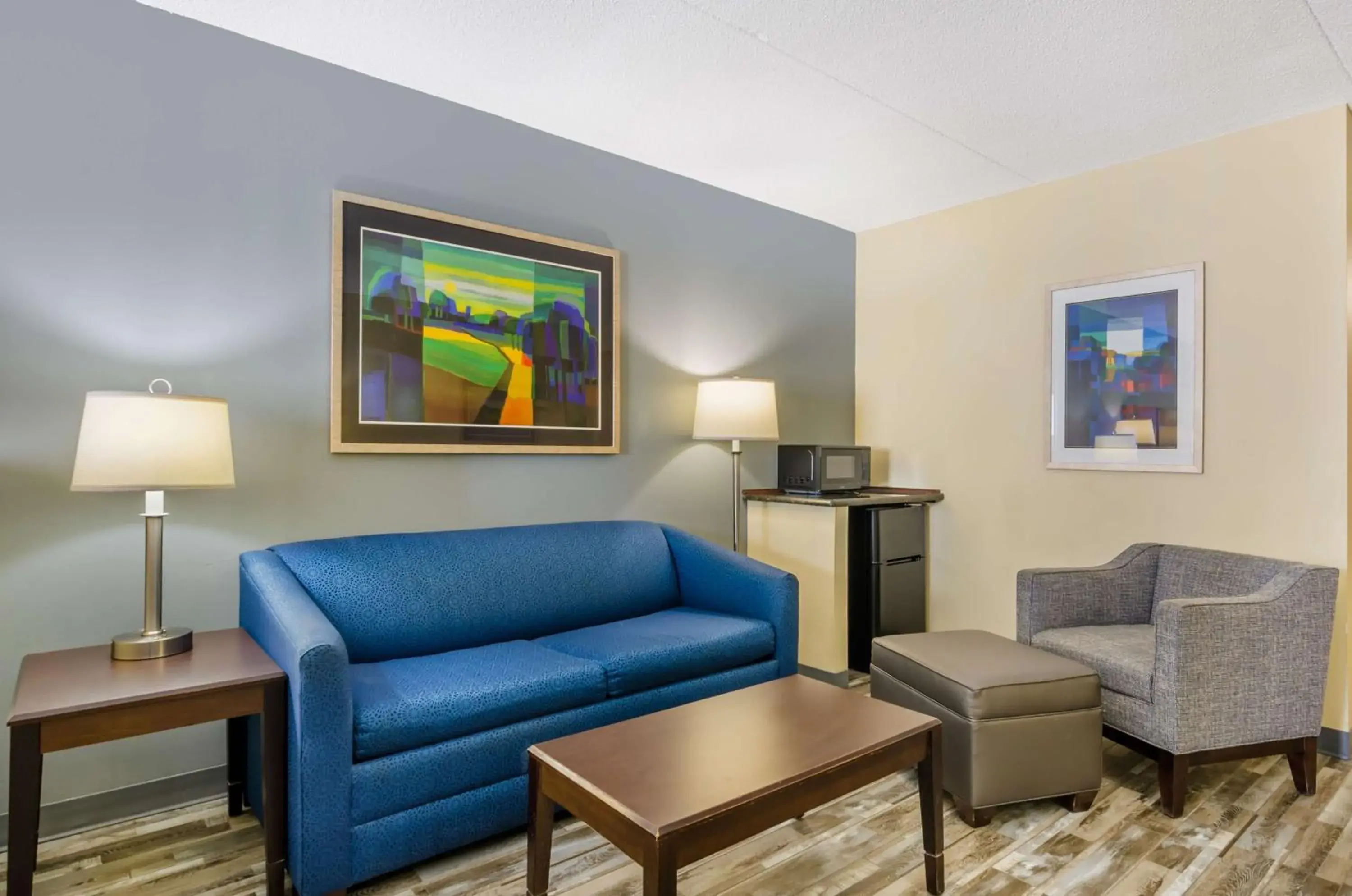 Bedroom in Best Western Plus Waynesboro Bedroom in Best Western Plus Waynesboro