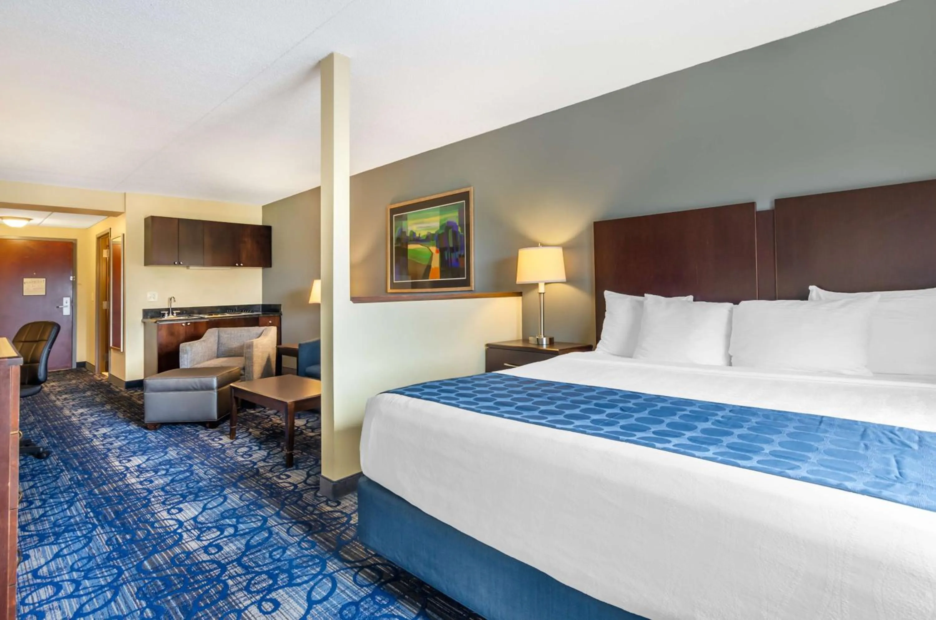 Bedroom, Bed in Best Western Plus Waynesboro