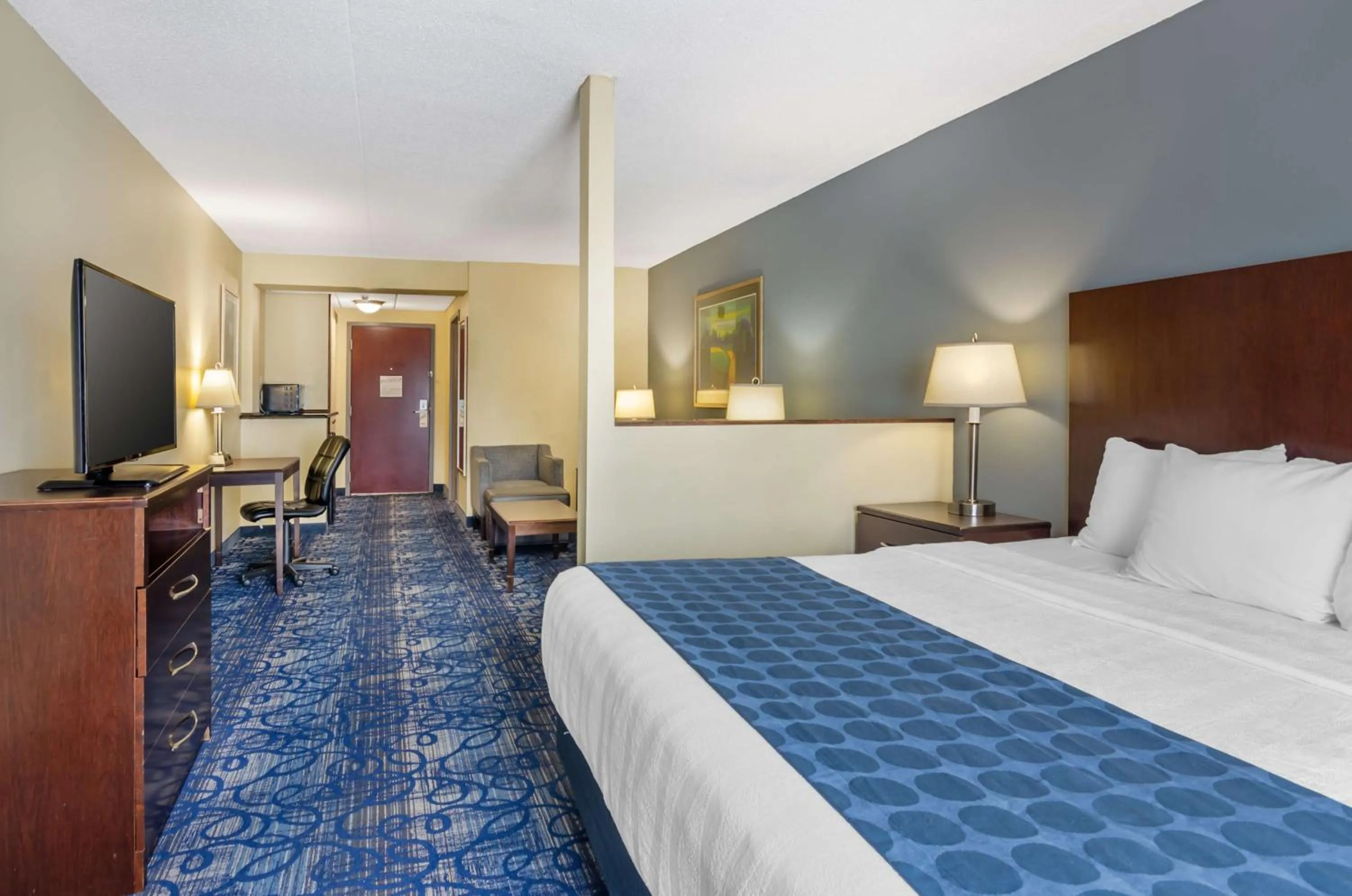 Bedroom, Bed in Best Western Plus Waynesboro