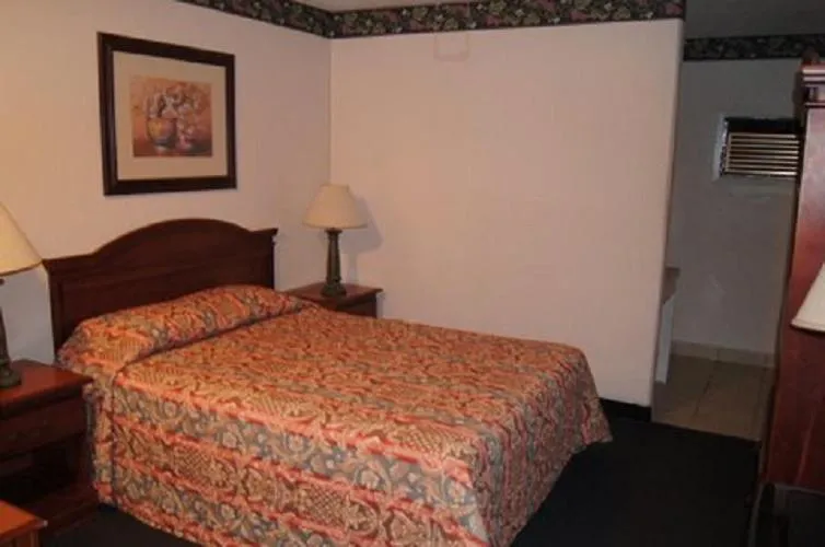 Bed in Budget Inn