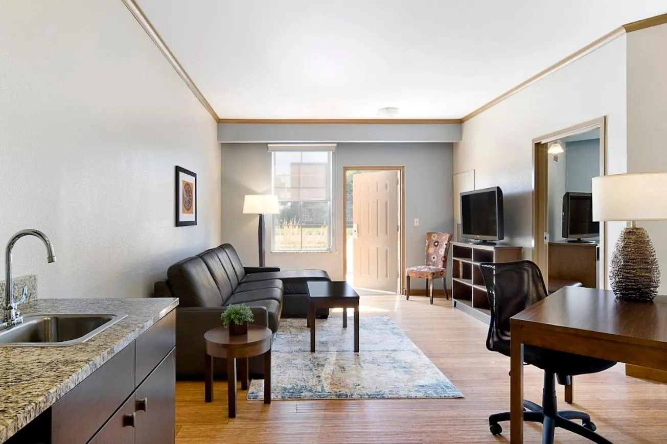 ClubHouse Hotel and Suites