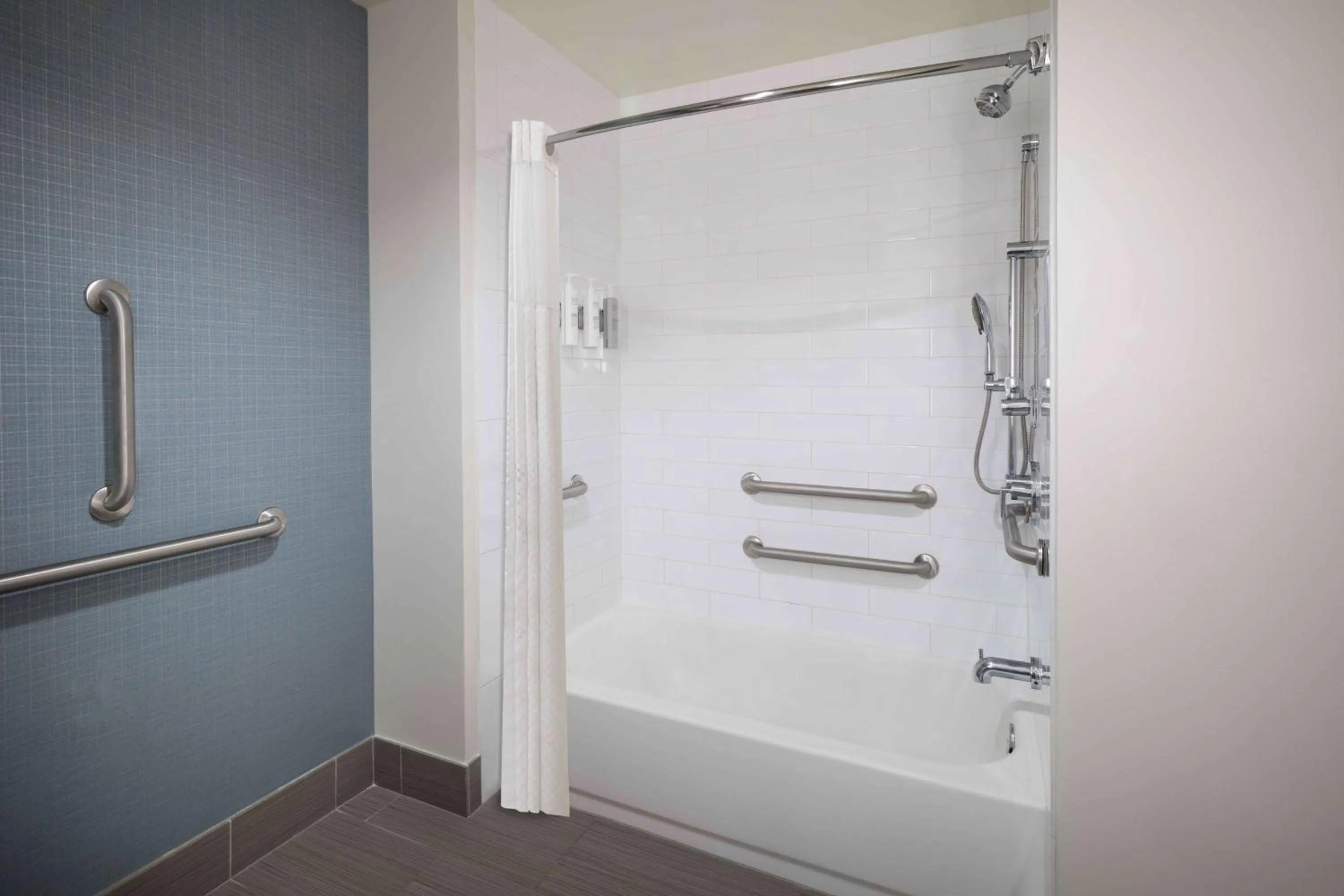 Bathroom in Hampton Inn & Suites Denver Downtown Convention Center