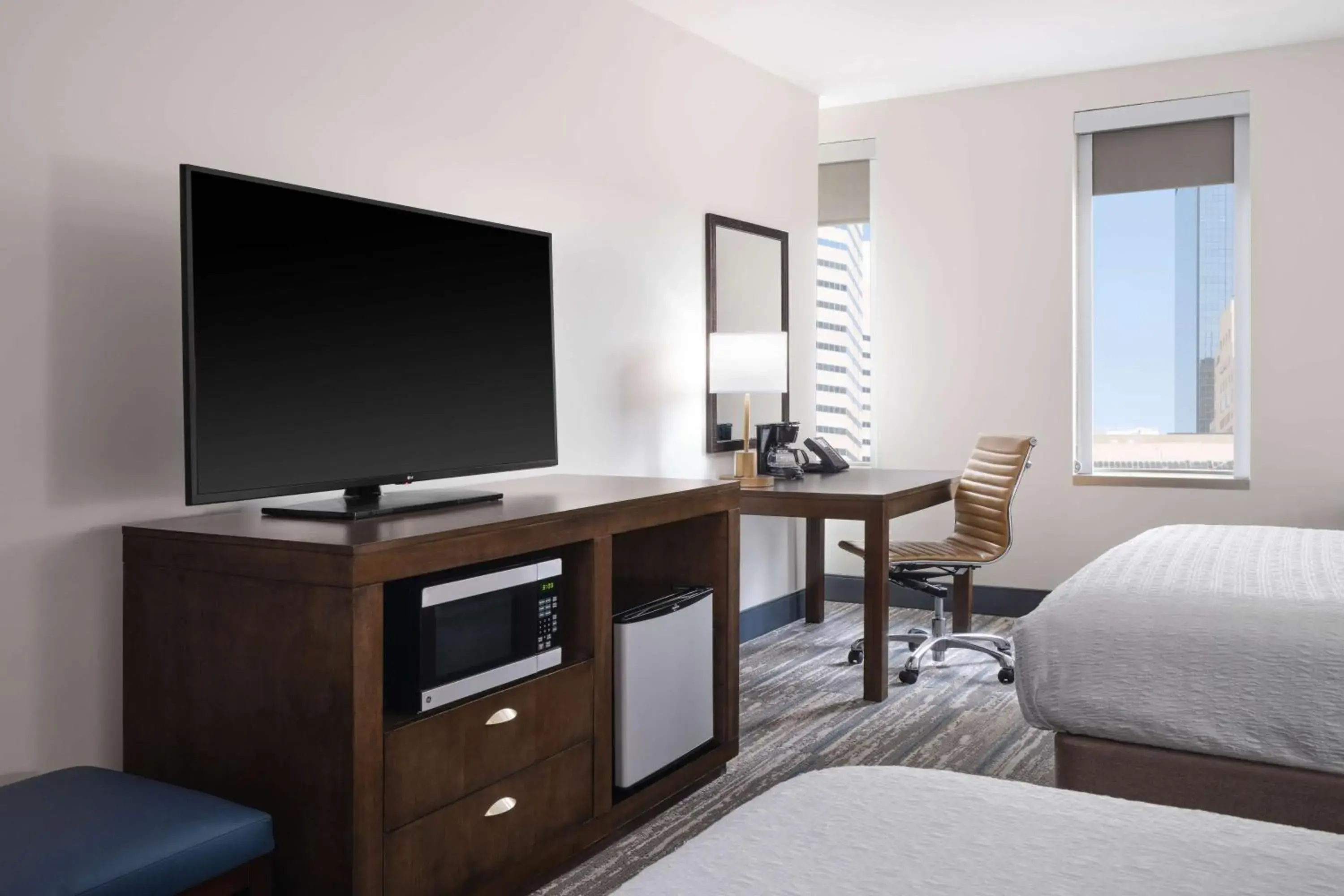 Bed in Hampton Inn & Suites Denver Downtown Convention Center Bed in Hampton Inn & Suites Denver Downtown Convention Center