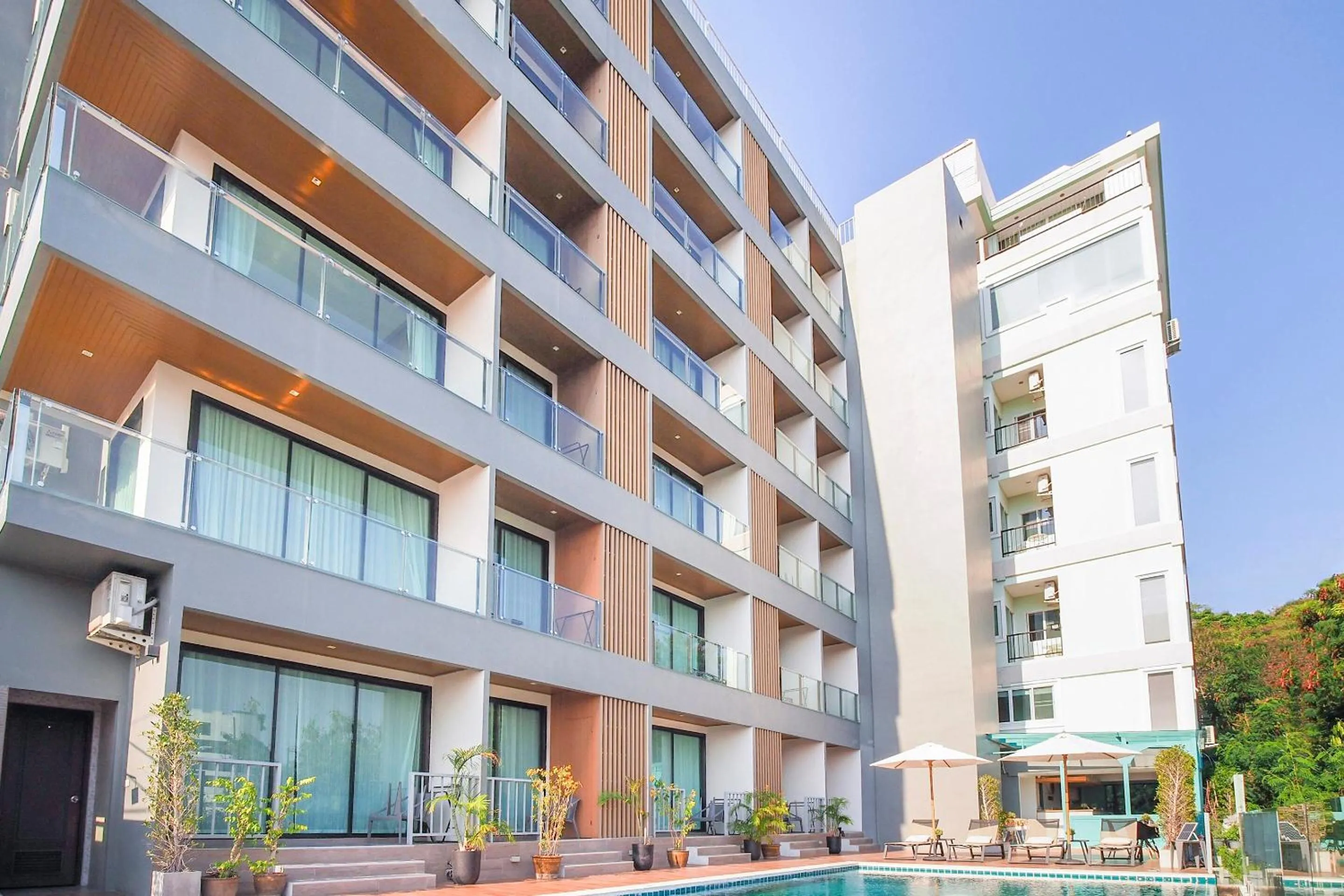 Facade/entrance in Blooming Hill Boutique Suites