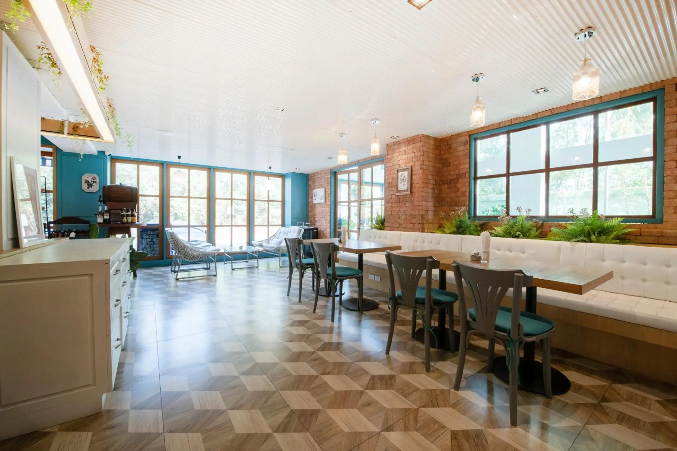 Restaurant/places to eat in Blooming Hill Boutique Suites Restaurant/places to eat in Blooming Hill Boutique Suites