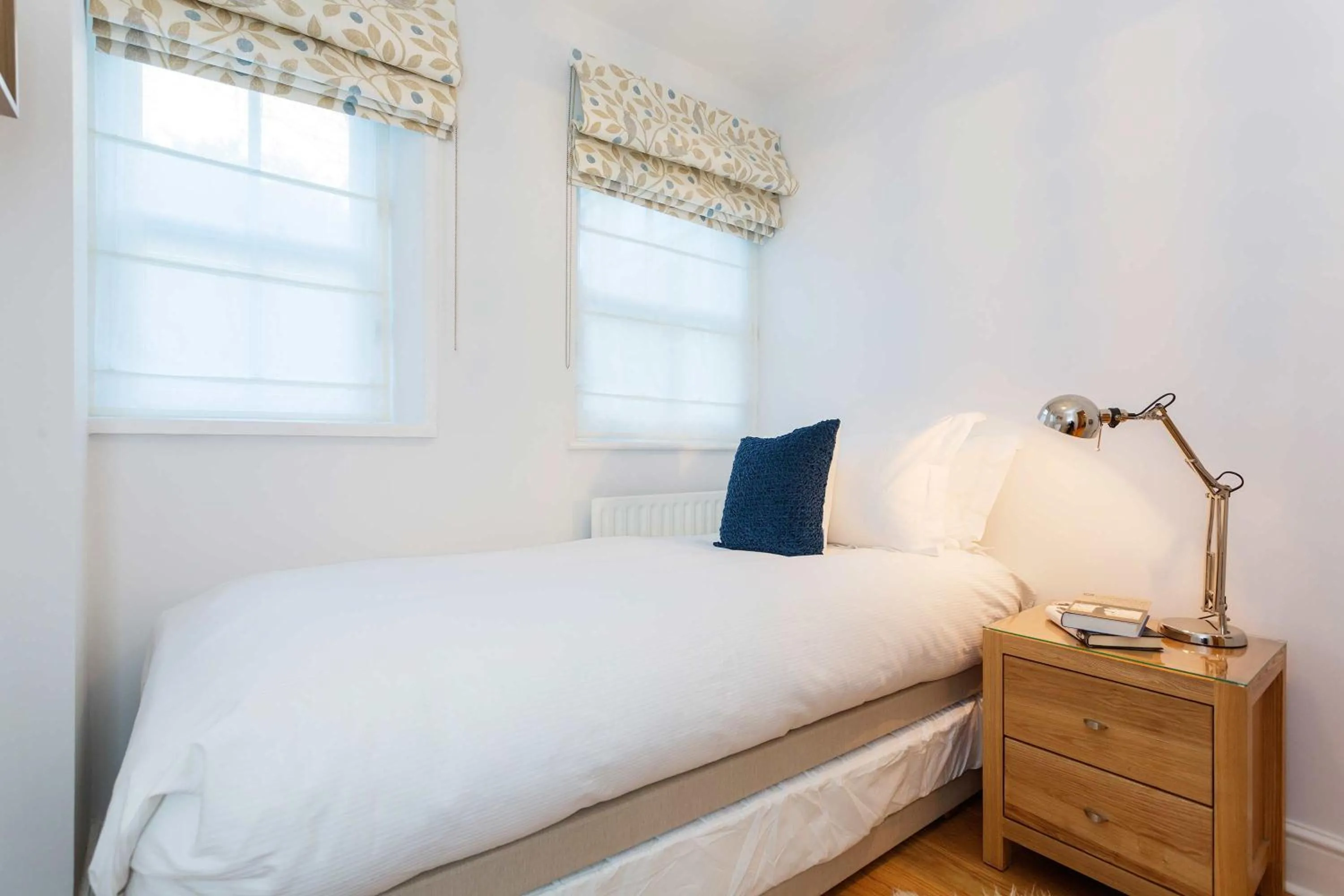 Bedroom, Bed in Veeve - Village Beauty