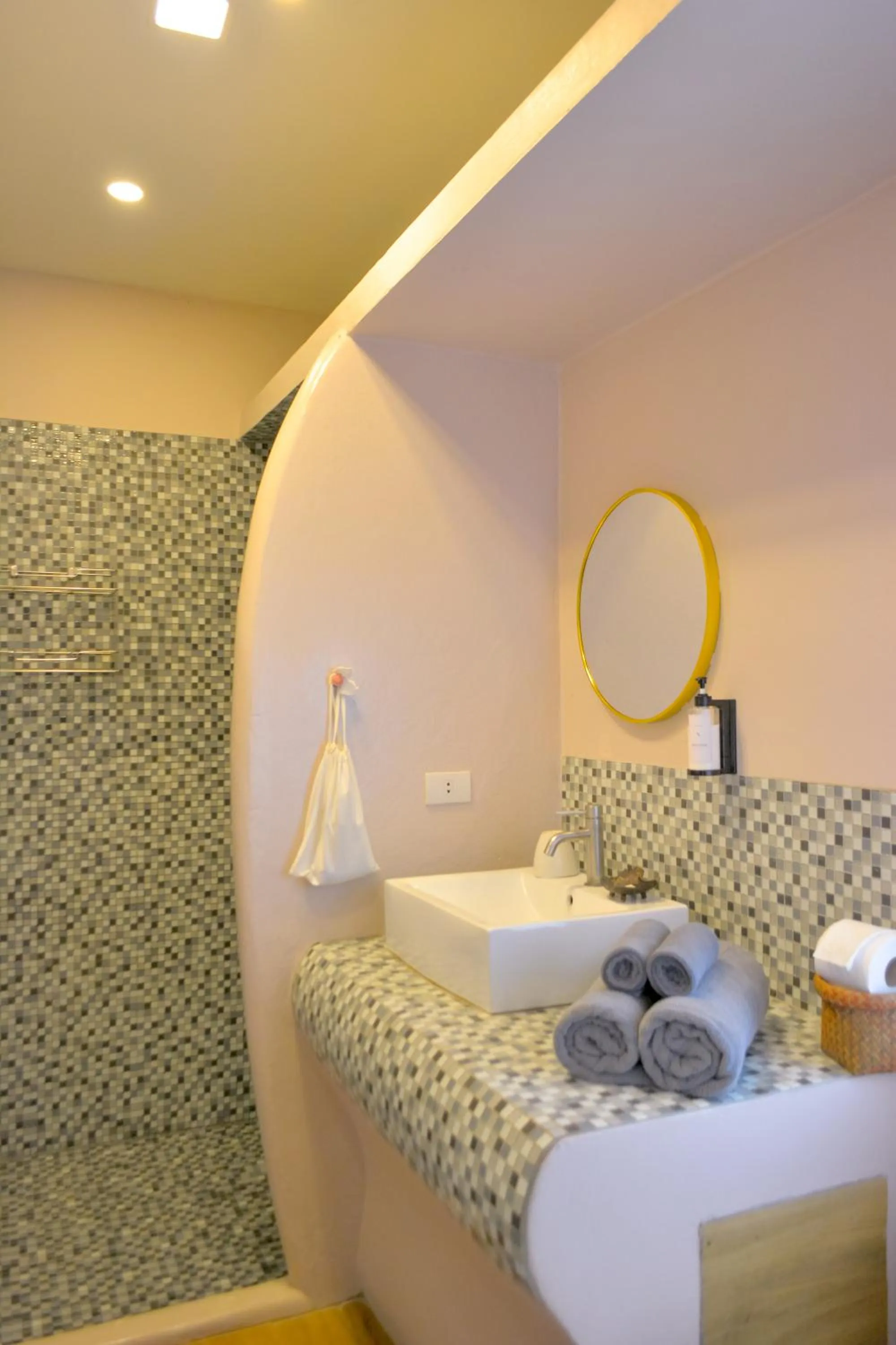 Bed in Le Divine Comedie Beach Resort