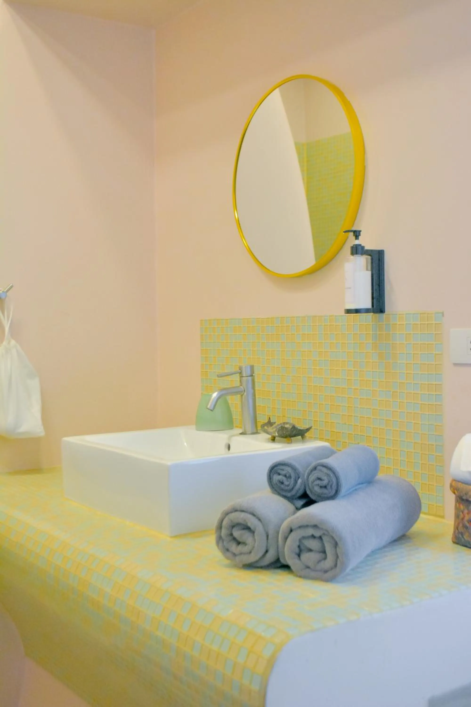 Bed in Le Divine Comedie Beach Resort