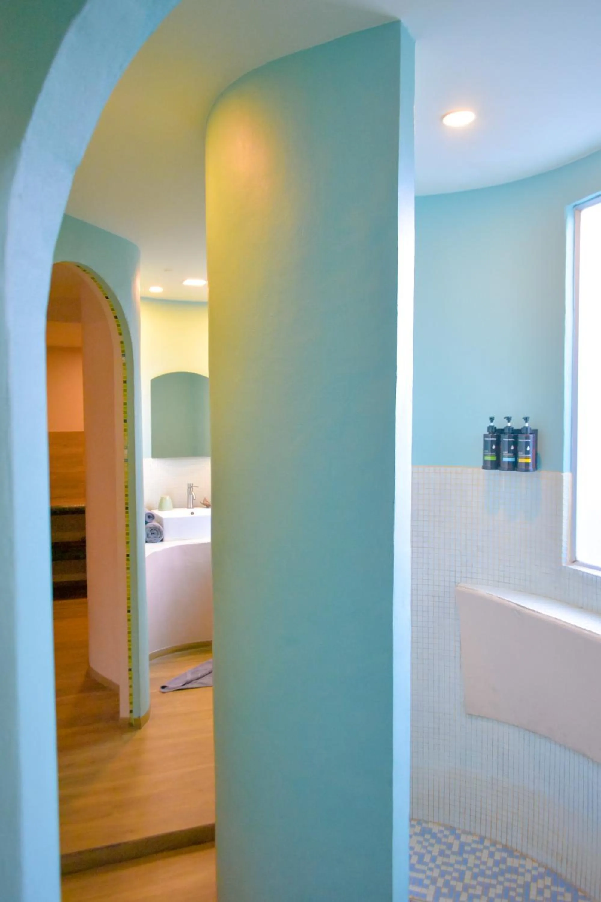 Bed in Le Divine Comedie Beach Resort