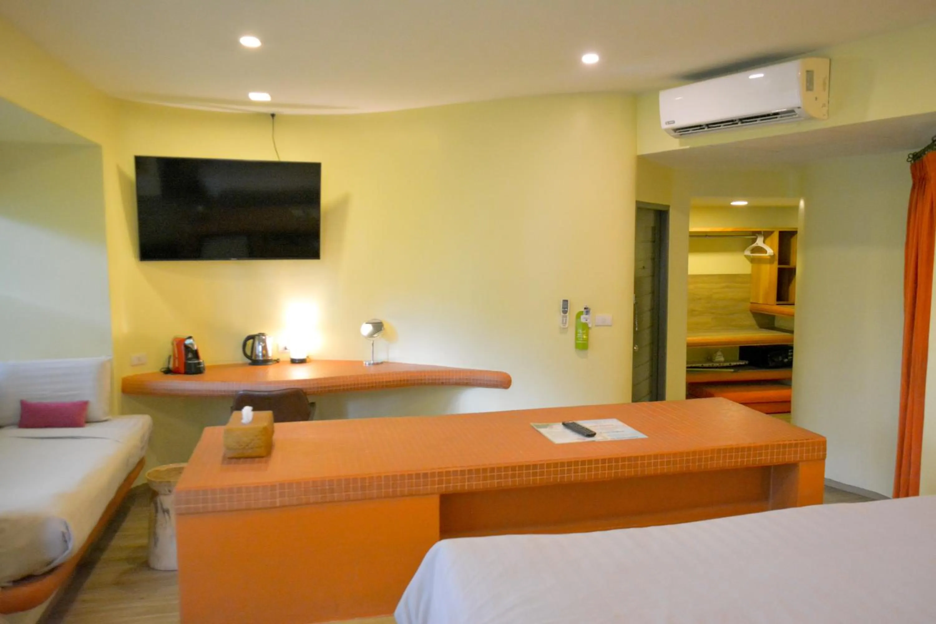 Bed in Le Divine Comedie Beach Resort