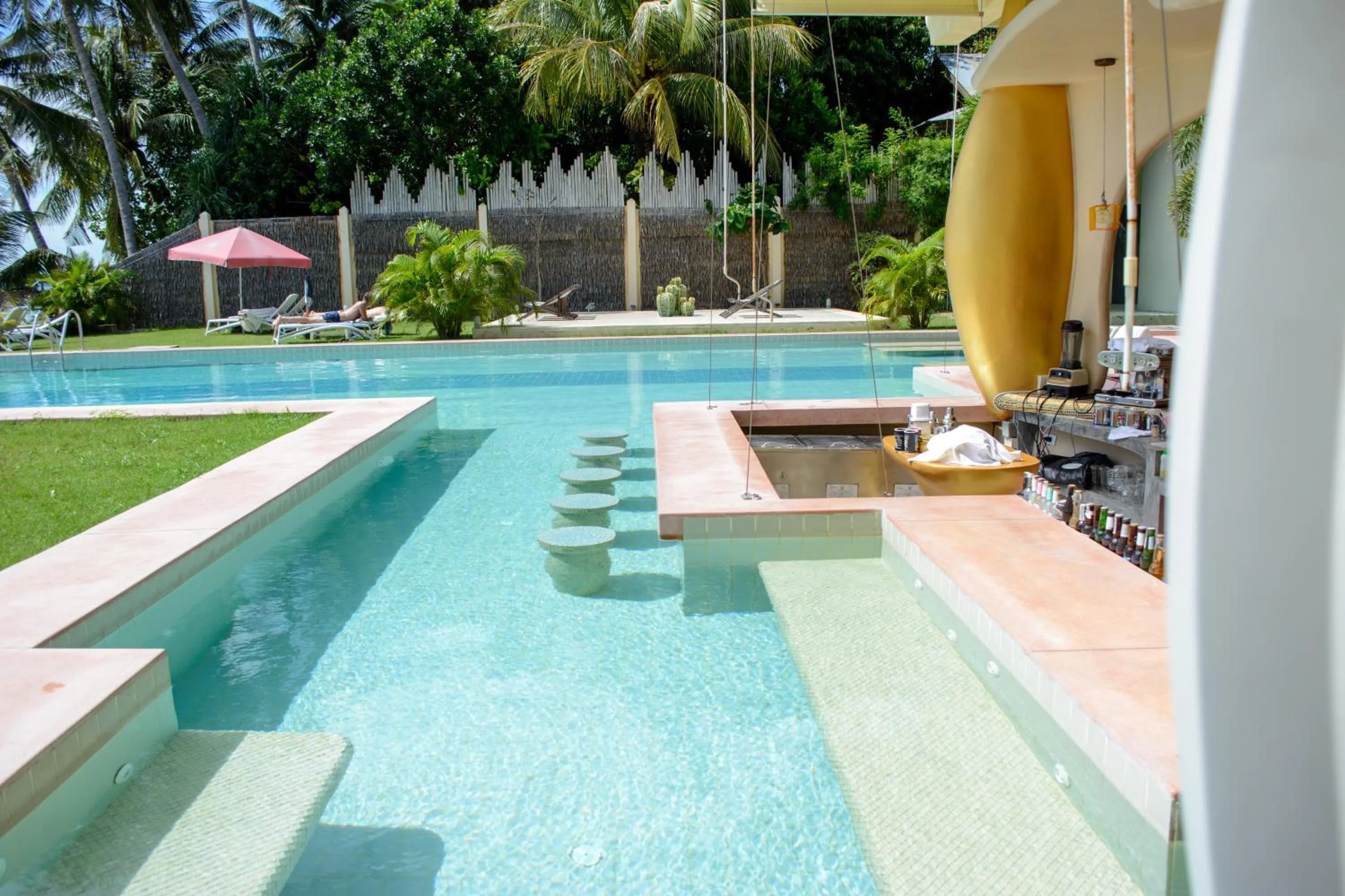 Lounge or bar in Le Divine Comedie Beach Resort