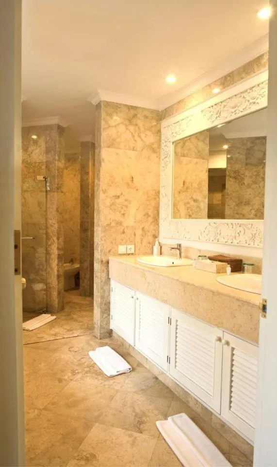 Avillion Villa Cinta @Sanur, Bali