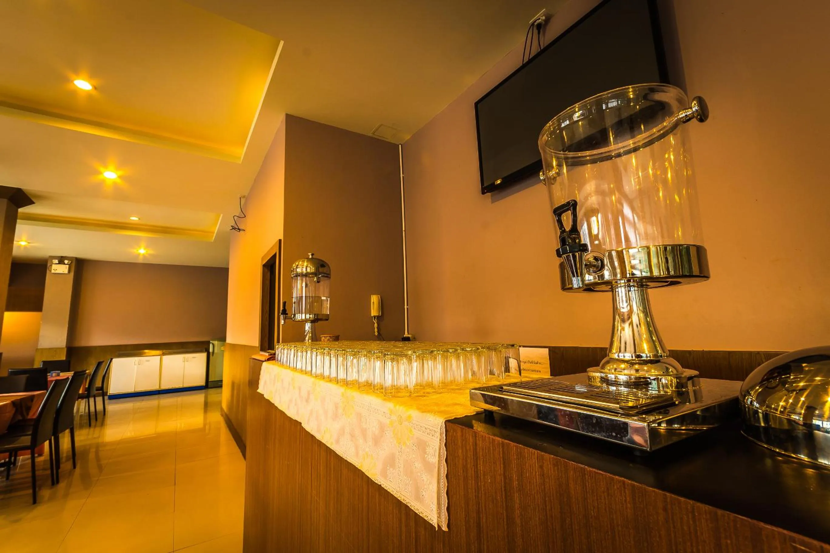 Restaurant/places to eat in SinKiat Buri Hotel