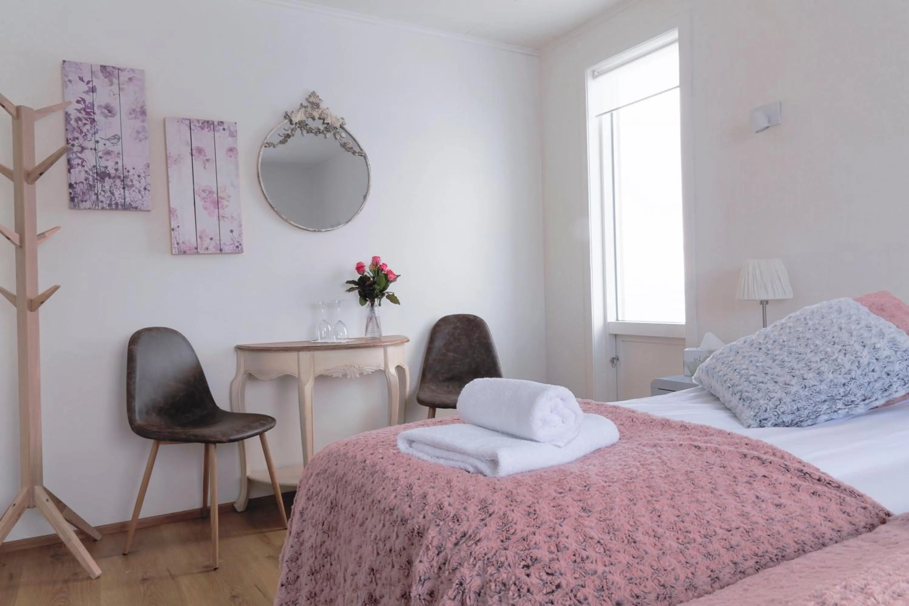 Bedroom, Bed in The apartment - Öbbuhús