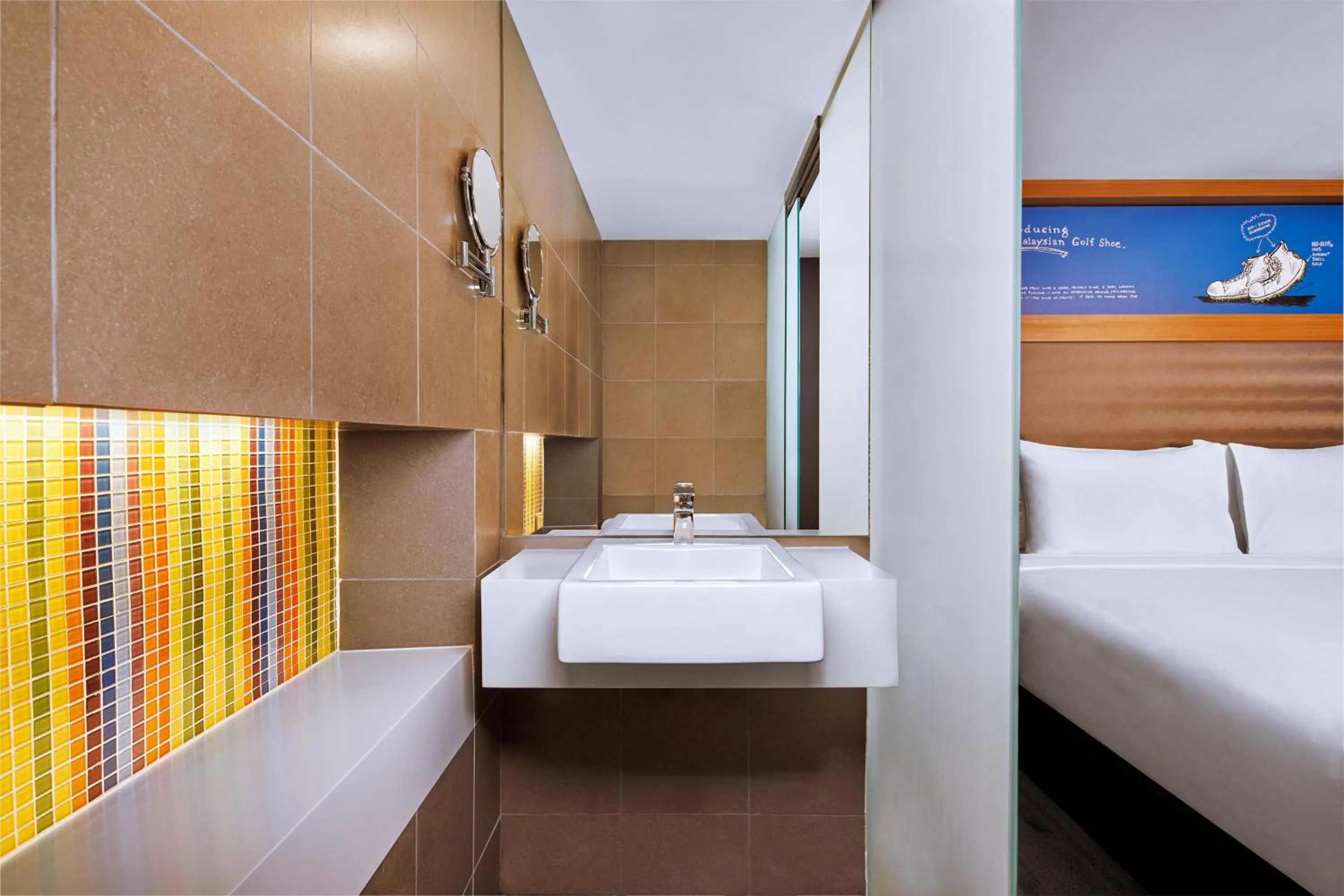 Photo of the whole room, Bed in Aloft Kuala Lumpur Sentral