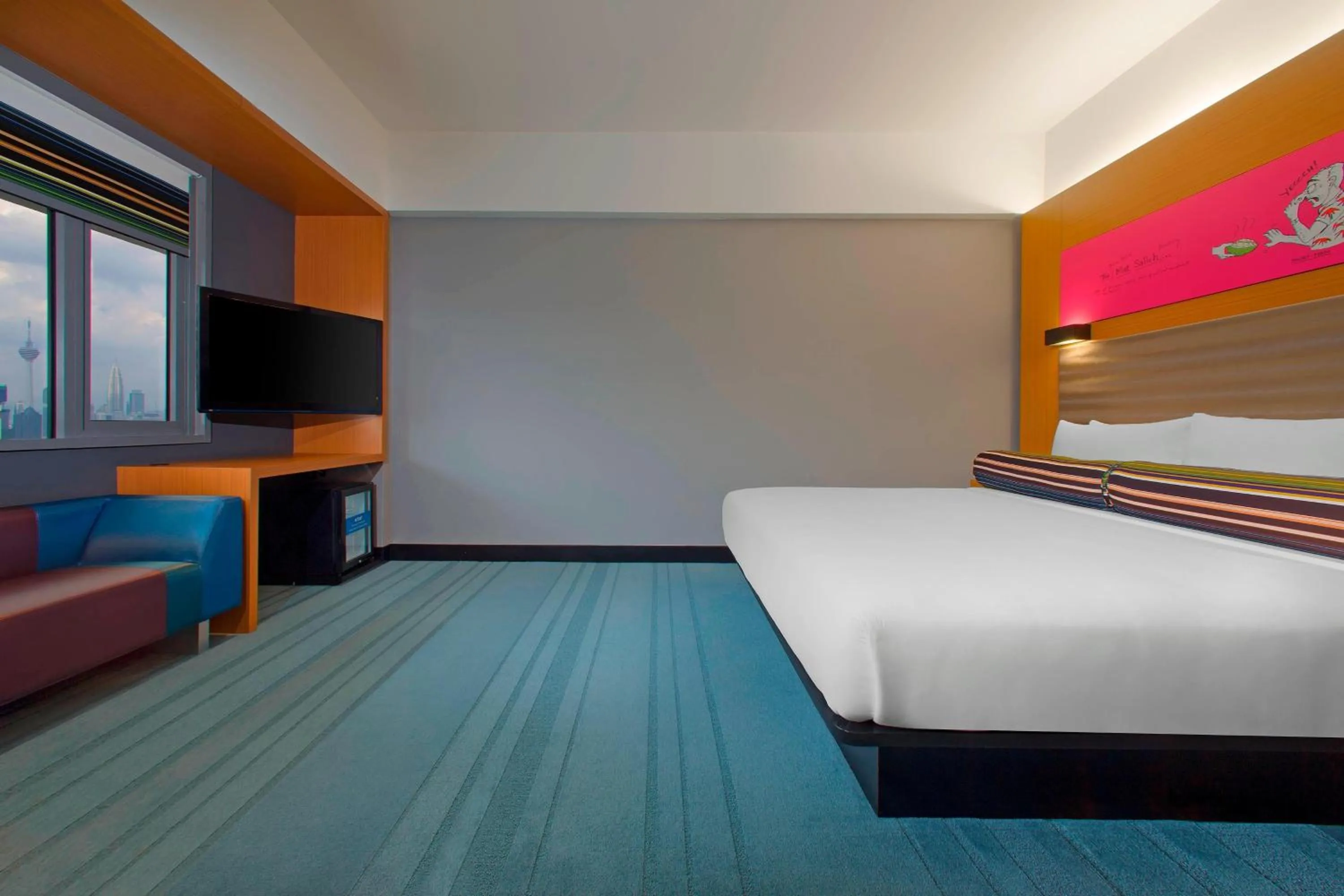 Photo of the whole room, Bed in Aloft Kuala Lumpur Sentral