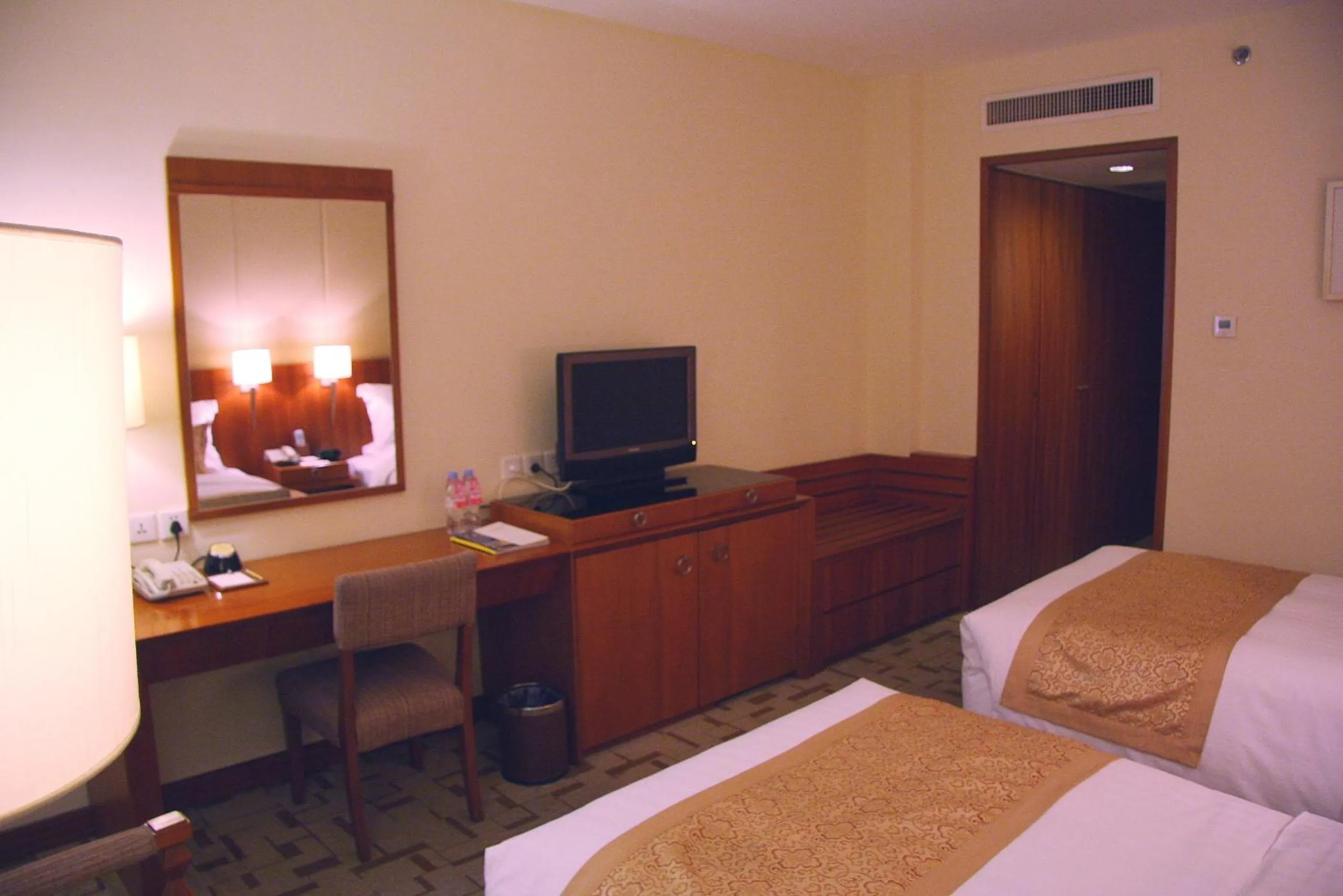 Seating area, TV/Entertainment Center in Jianguo Garden Hotel