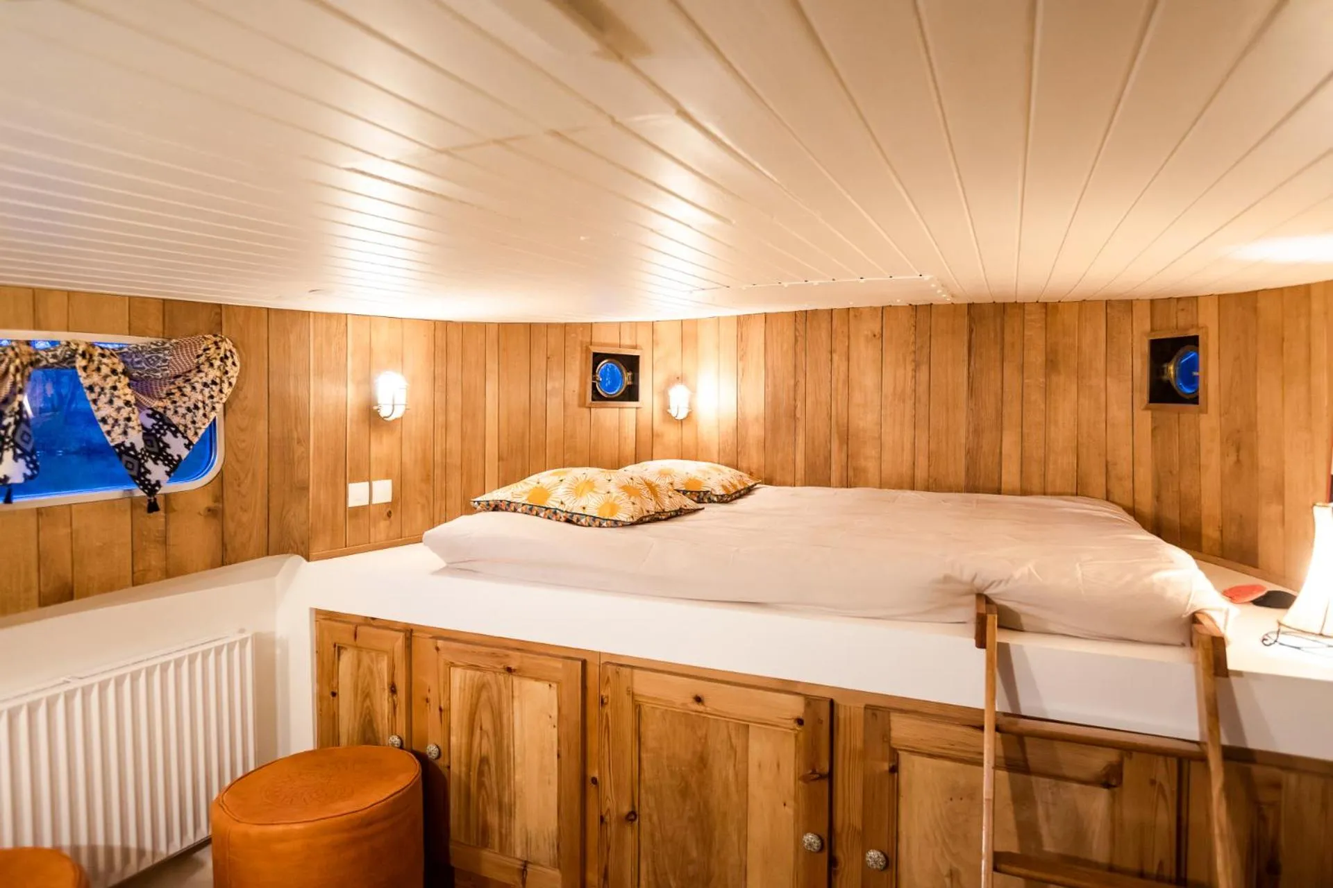 Bed in Bateau péniche au coeur de Lille
