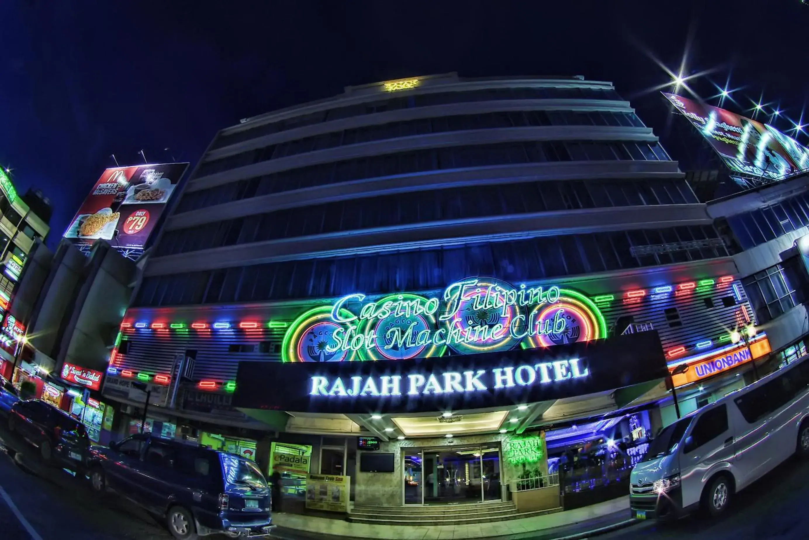 Facade/entrance in Rajah Park Hotel by Hiverooms Facade/entrance in Rajah Park Hotel by Hiverooms