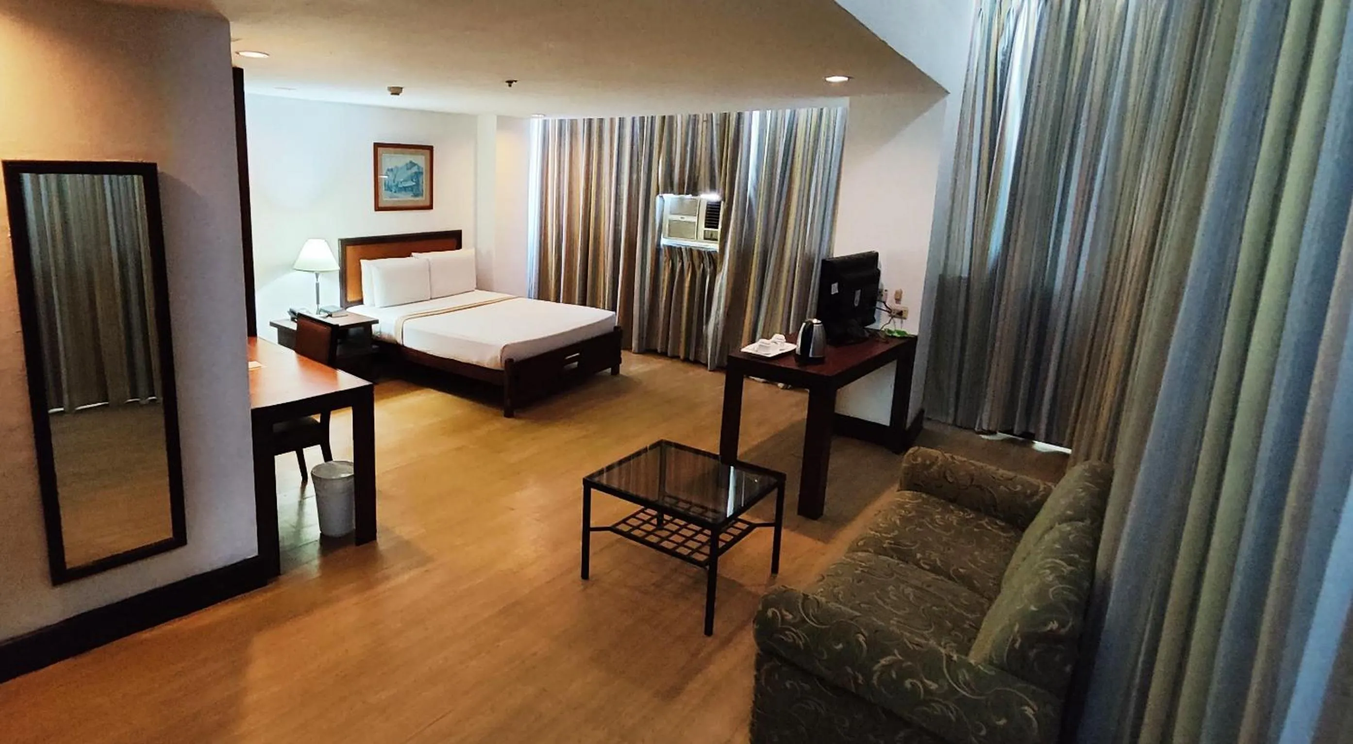 Bed in Rajah Park Hotel by Hiverooms