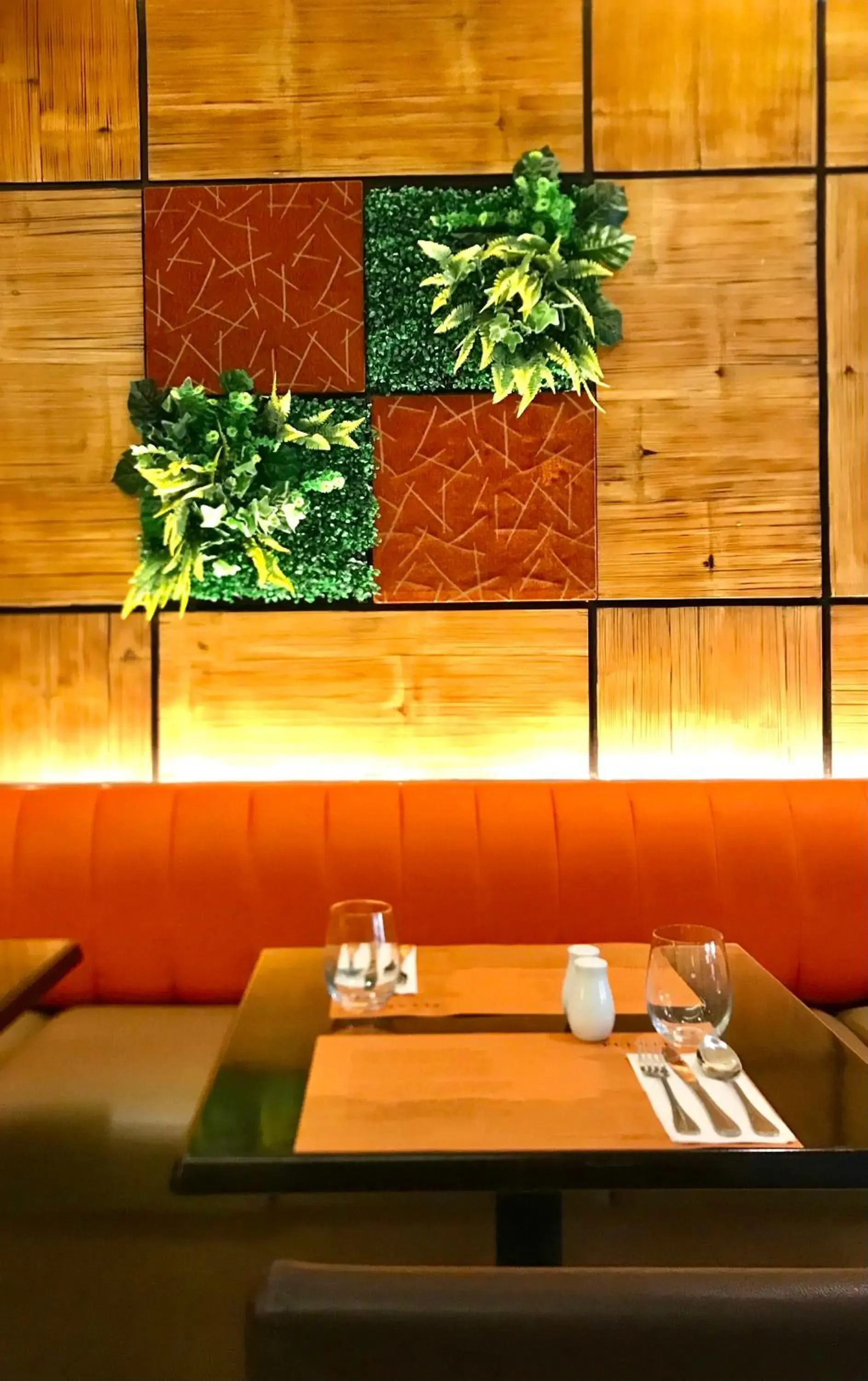 Restaurant/places to eat in Rajah Park Hotel by Hiverooms Restaurant/places to eat in Rajah Park Hotel by Hiverooms