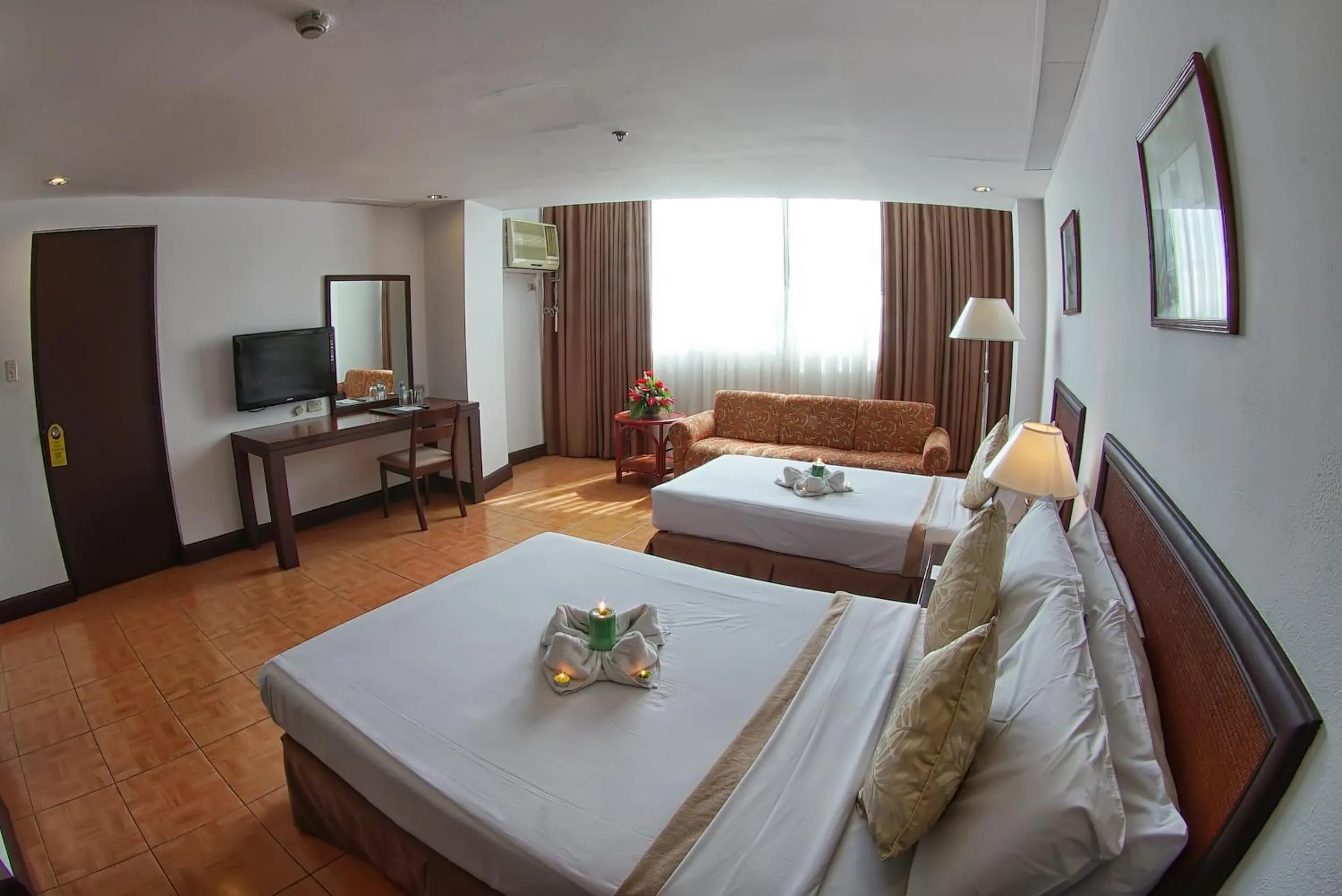 Bed in Rajah Park Hotel by Hiverooms