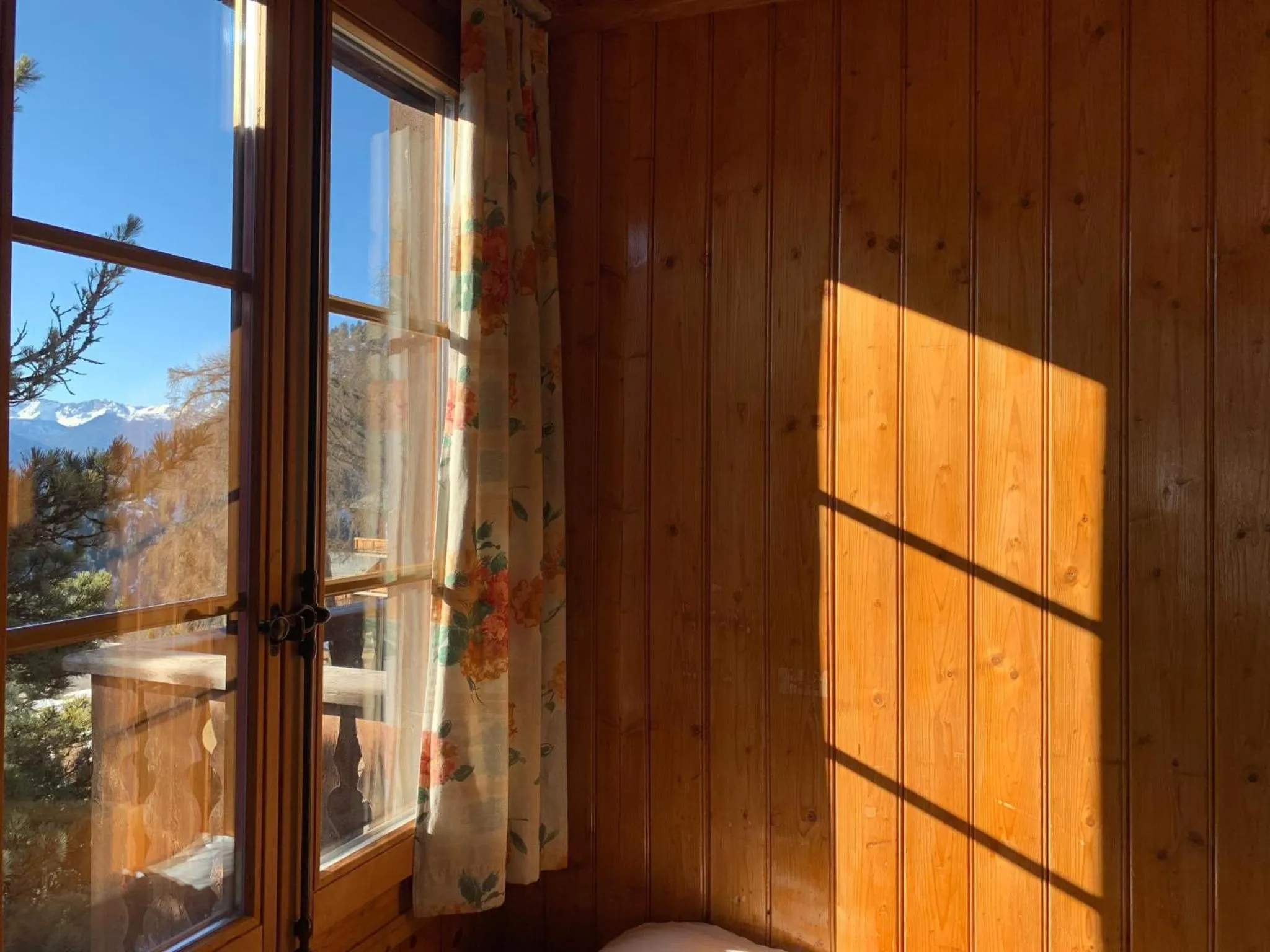 Photo of the whole room in Hotel les Touristes