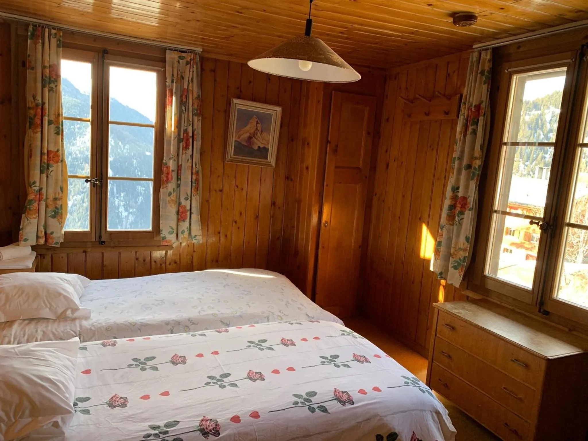 Photo of the whole room in Hotel les Touristes