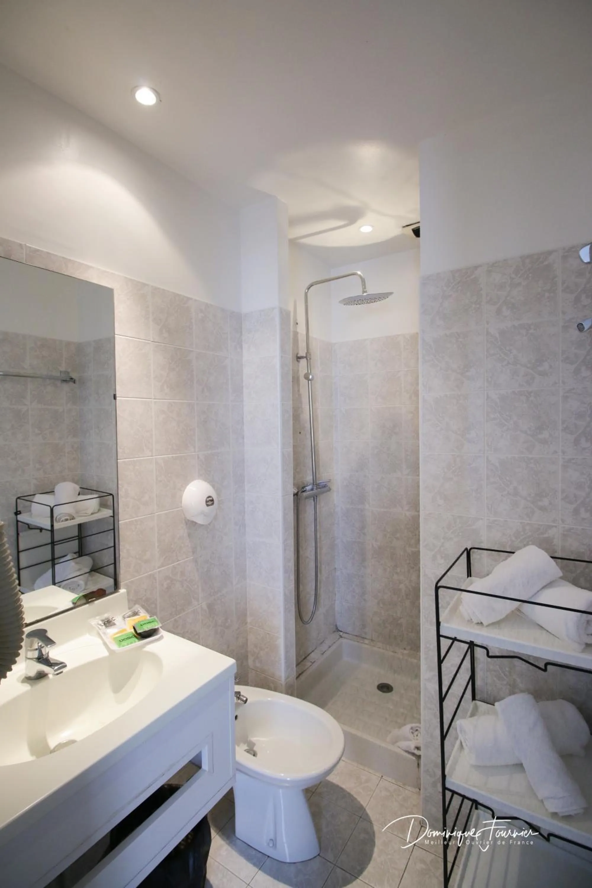 Bed in hotel des 2 nations