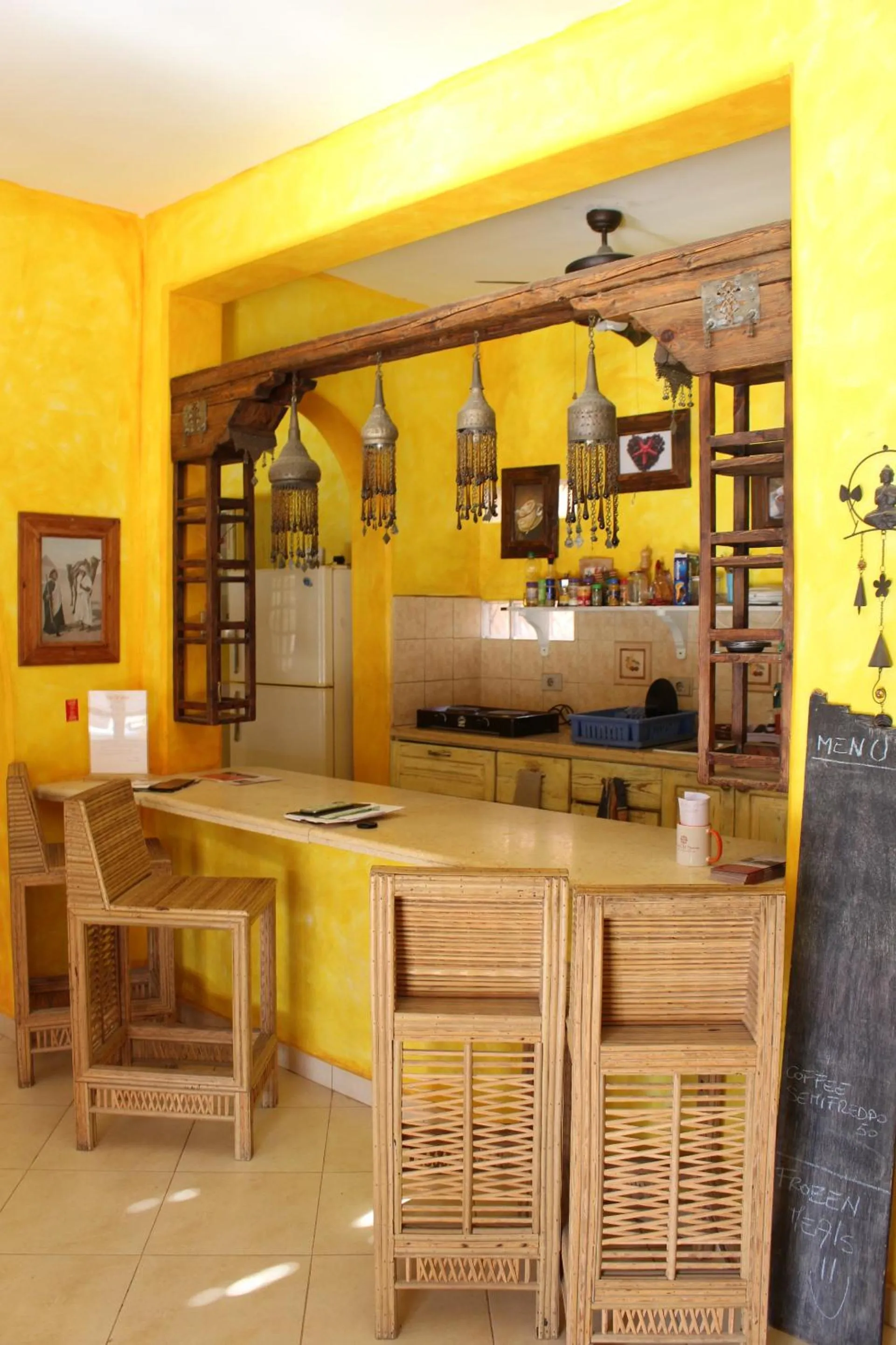 Kitchen or kitchenette in Sinai Old Spices B&B