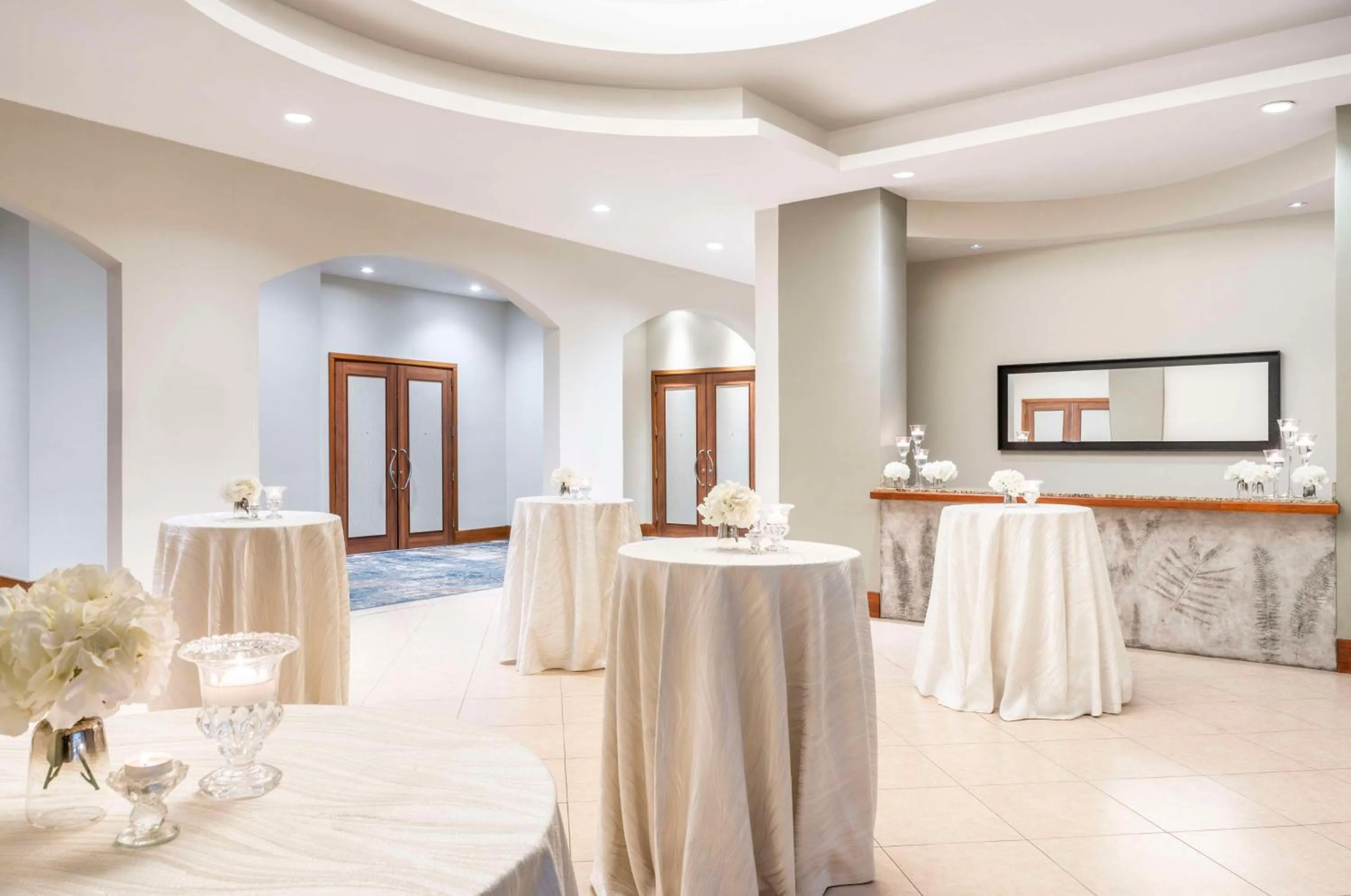 Meeting/conference room in Embassy Suites by Hilton Dorado del Mar Beach Resort