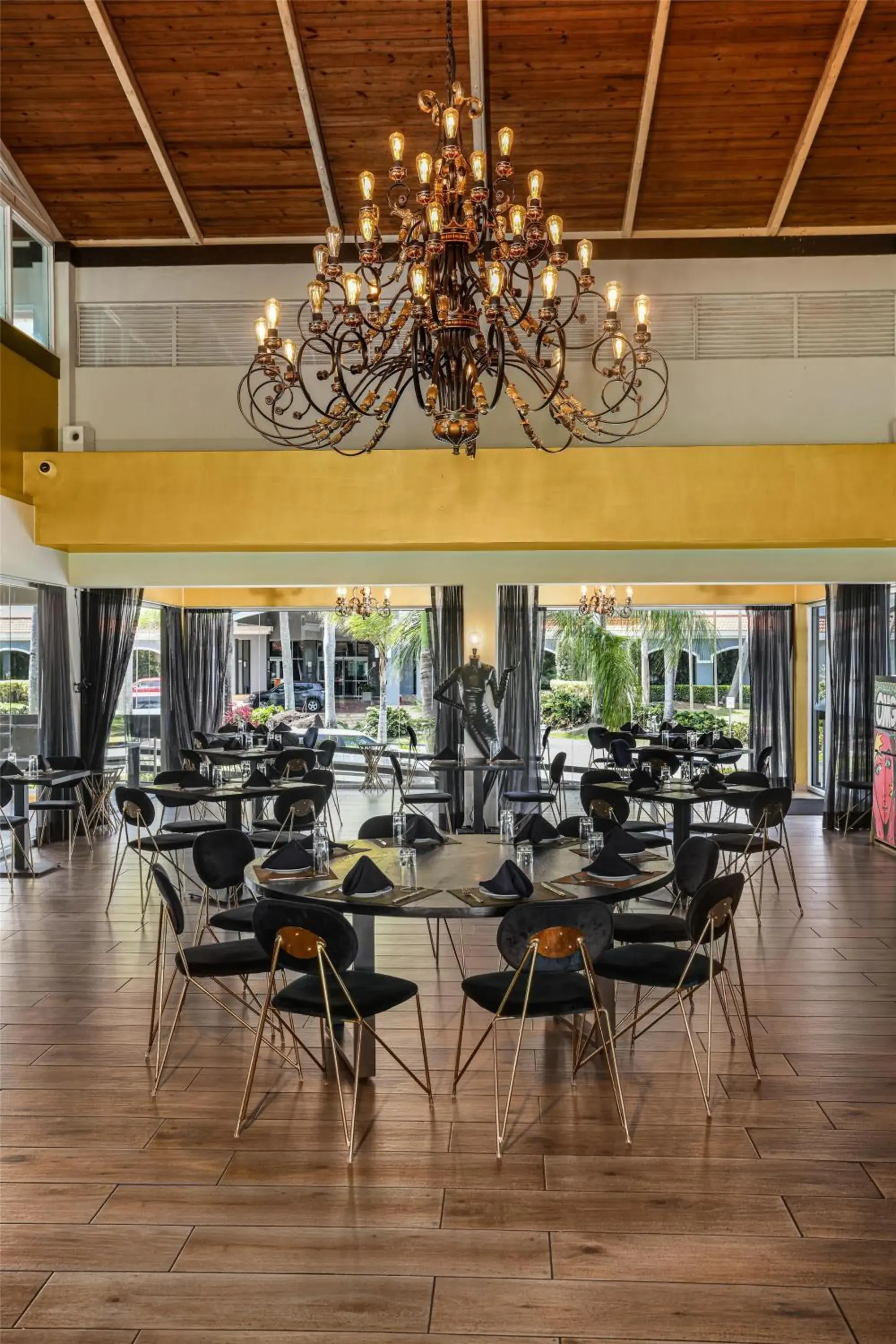 Restaurant/places to eat in Embassy Suites by Hilton Dorado del Mar Beach Resort Restaurant/places to eat in Embassy Suites by Hilton Dorado del Mar Beach Resort