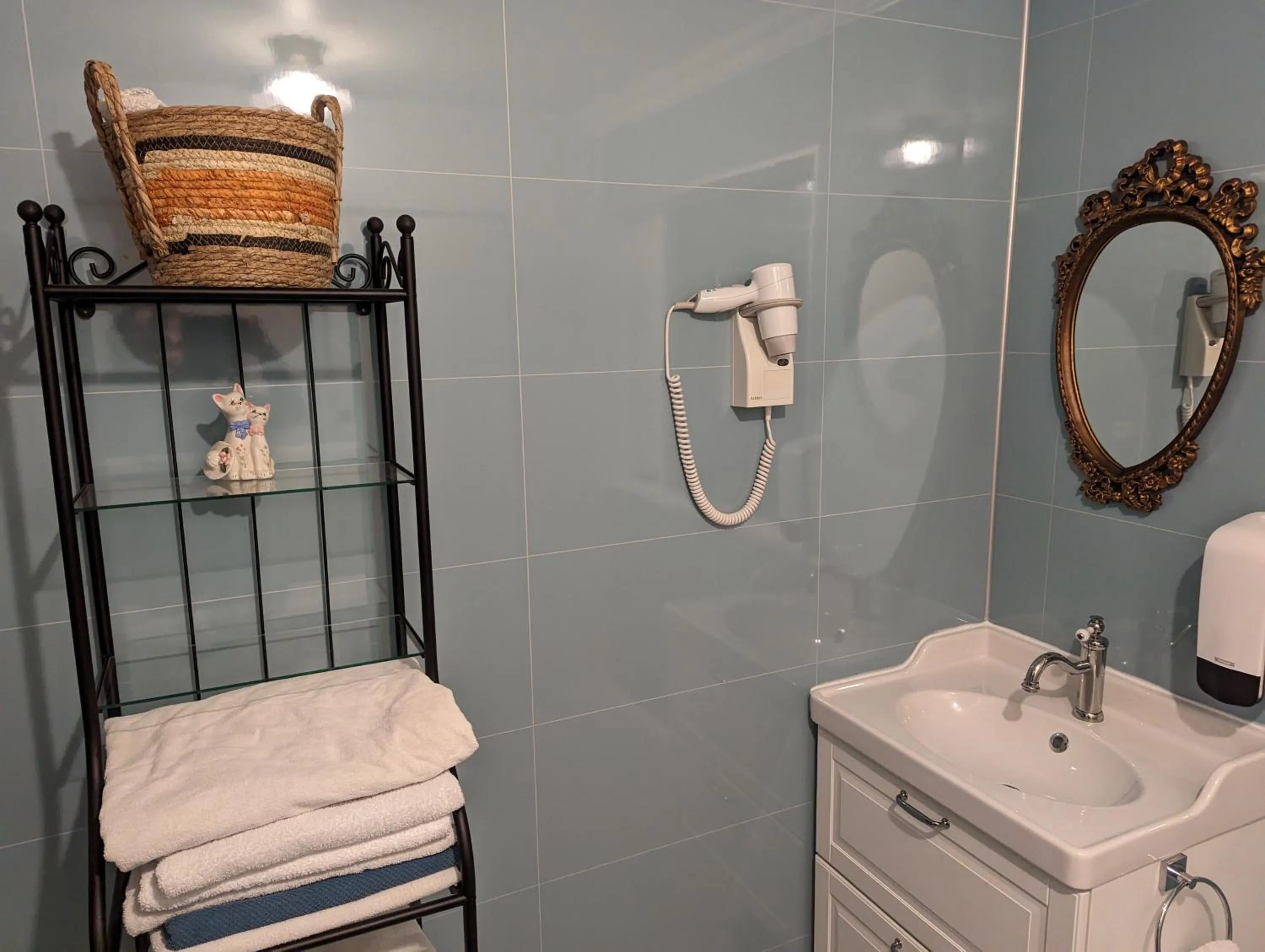 Bathroom in Vík Hostel