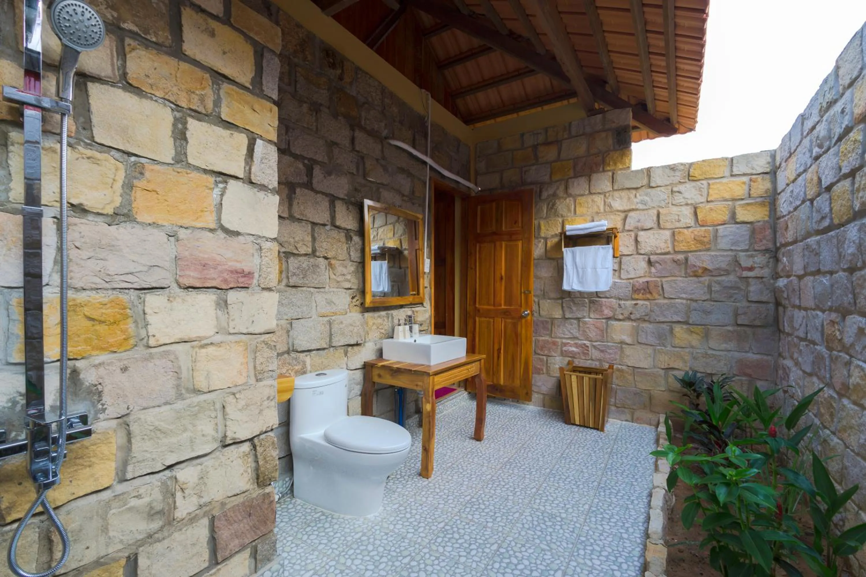 Bathroom in Island Lodge