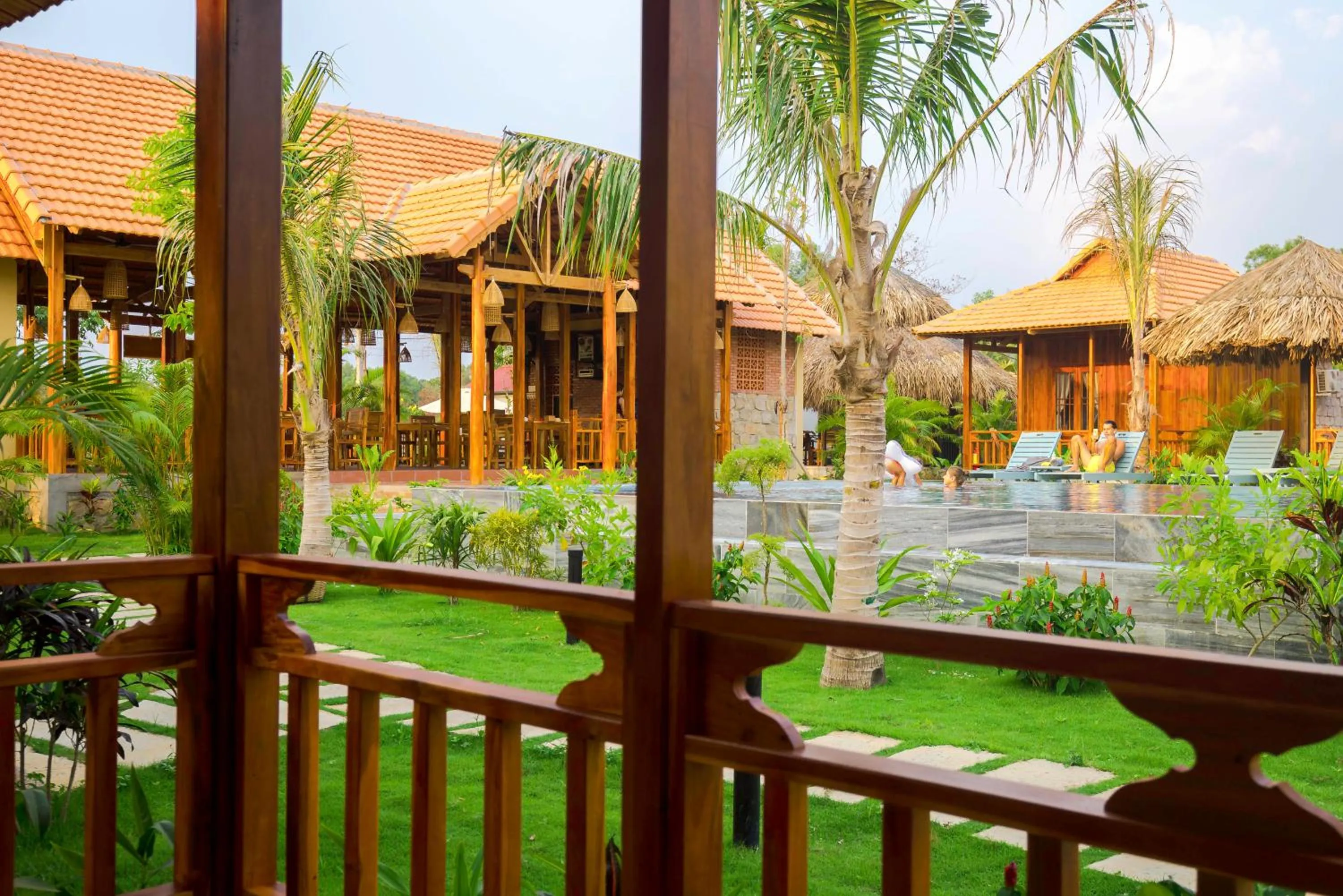 Pool view in Island Lodge