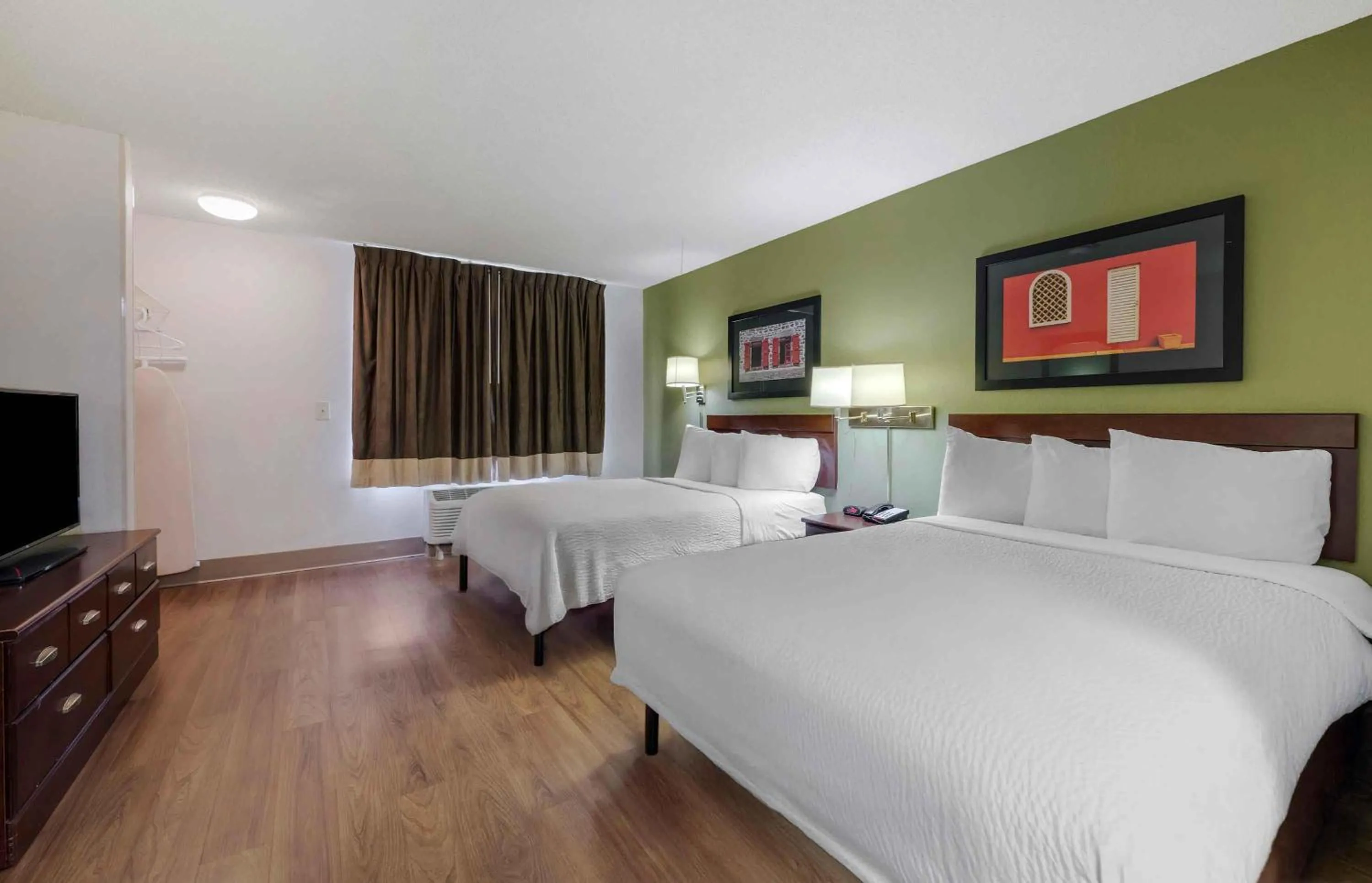 Bedroom, Bed in Extended Stay America Suites - Orlando - Lake Mary - 1036 Greenwood Blvd