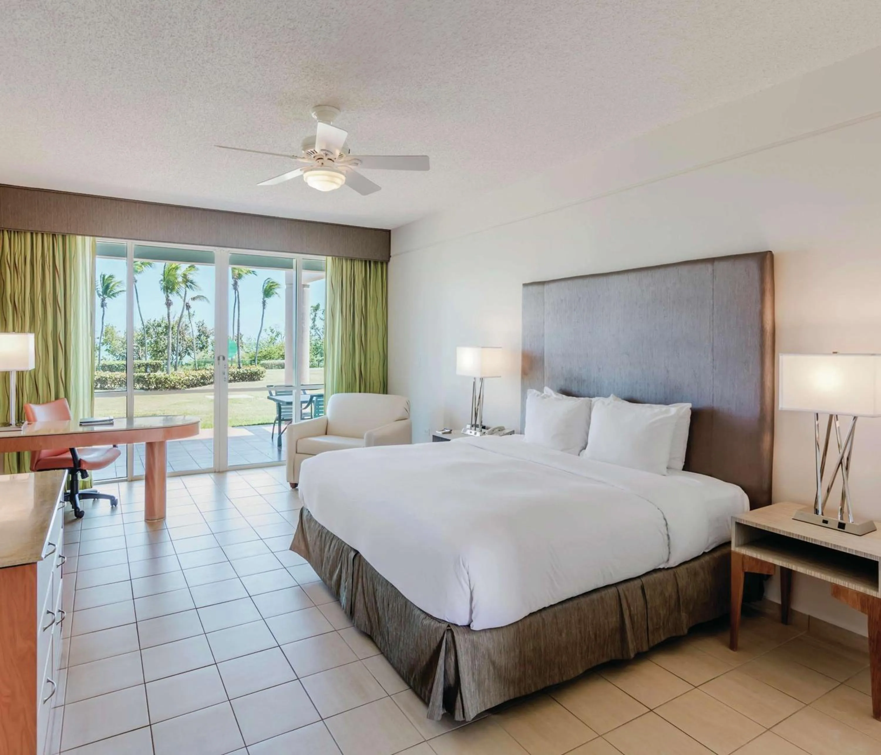 Bedroom, Bed in Hilton Ponce Golf & Casino Resort
