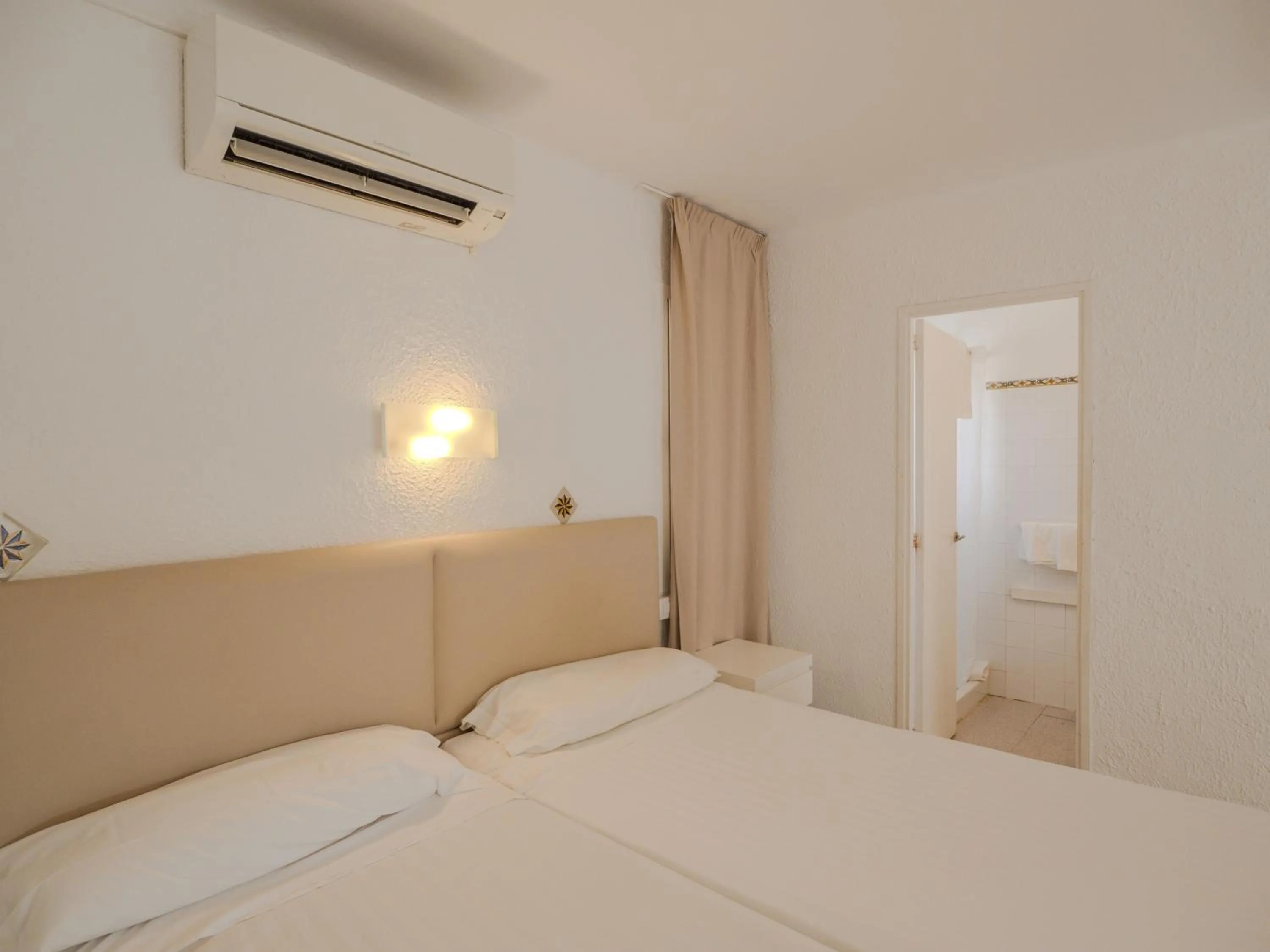 Property building, Bed in Sun Club El Dorado - All Inclusive
