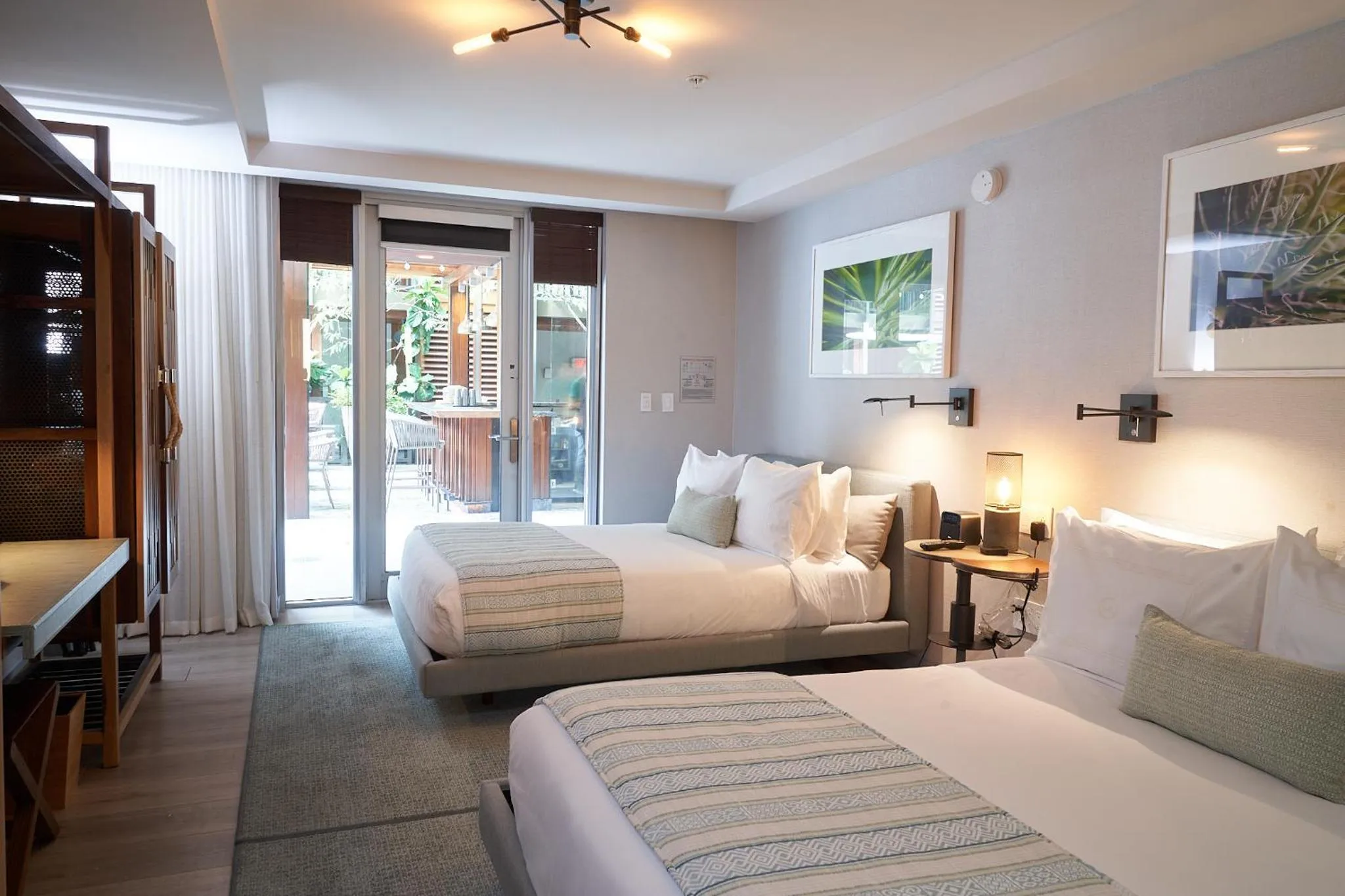 Bedroom, Bed in Lennox Miami Beach