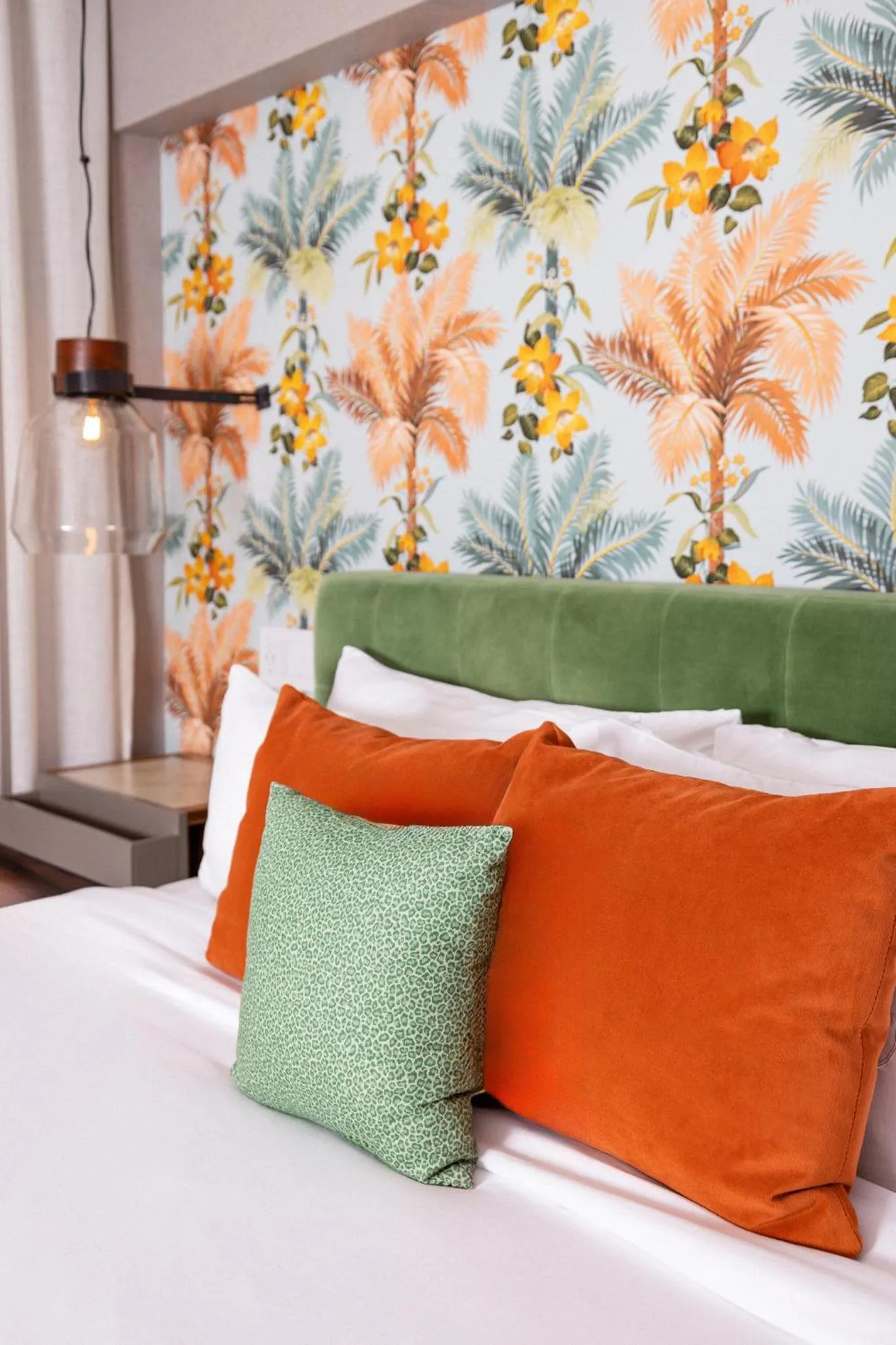 Bedroom, Bed in Lennox Miami Beach