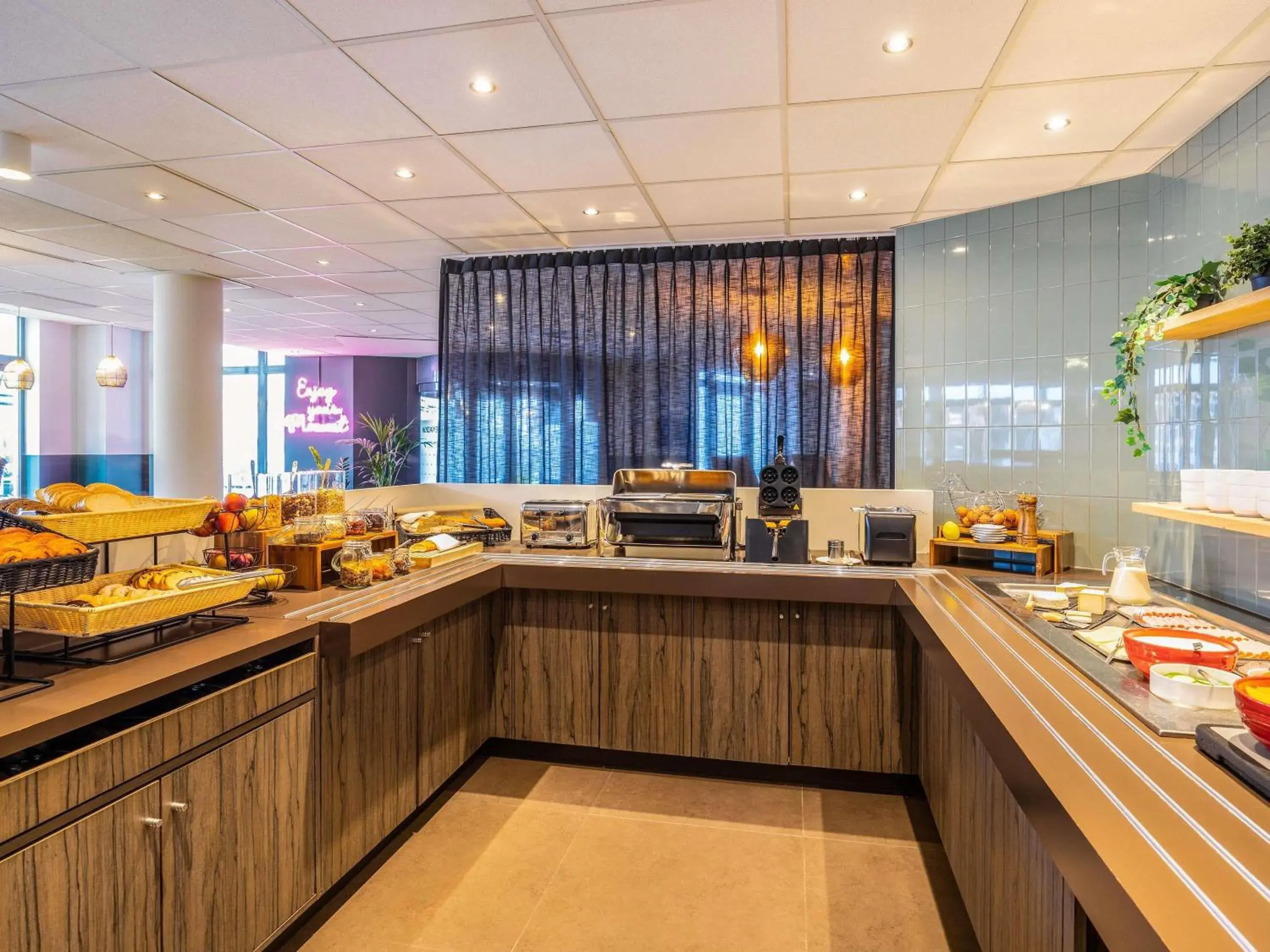 Breakfast in ibis Styles Hotel Brussels Centre Stéphanie Breakfast in ibis Styles Hotel Brussels Centre Stéphanie