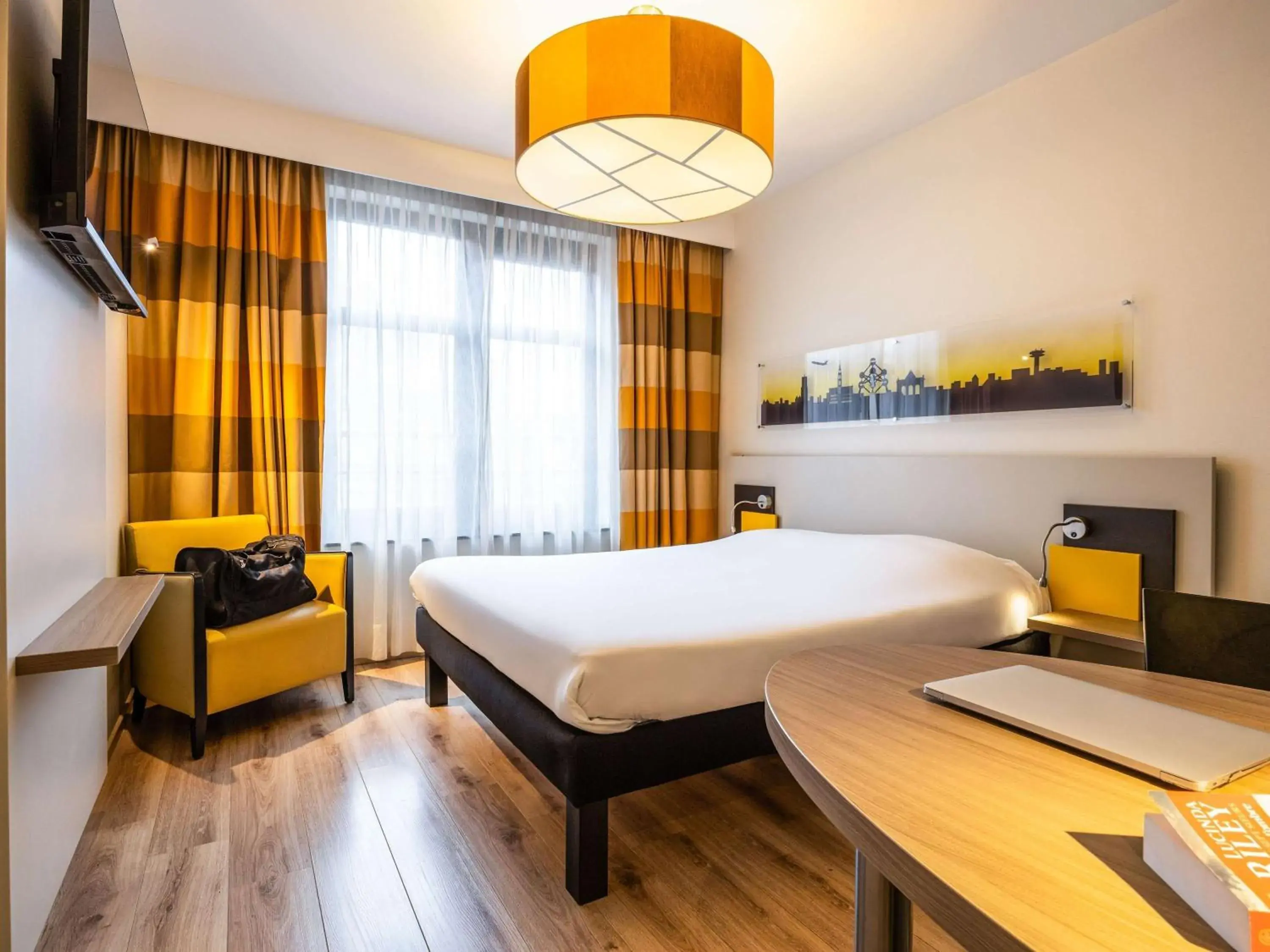 Bedroom, Bed in ibis Styles Hotel Brussels Centre Stéphanie Bedroom, Bed in ibis Styles Hotel Brussels Centre Stéphanie