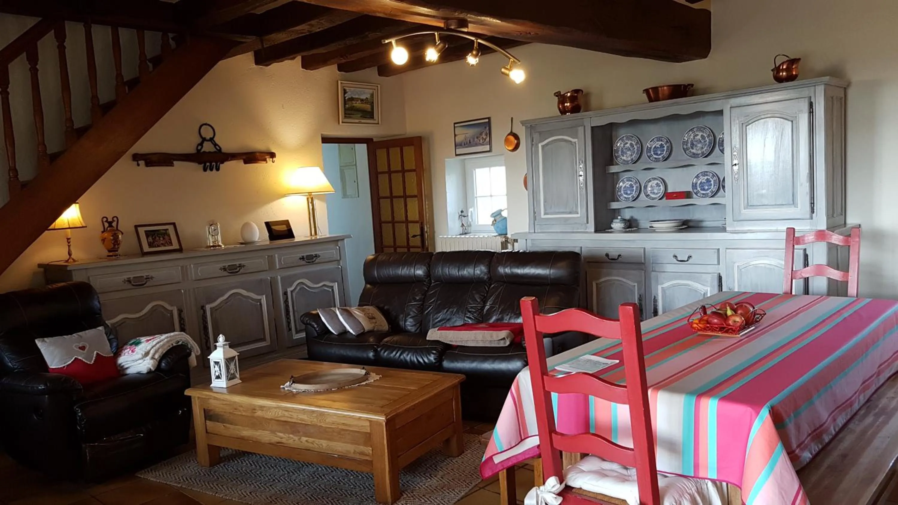 Communal lounge/ TV room in Le Vitard