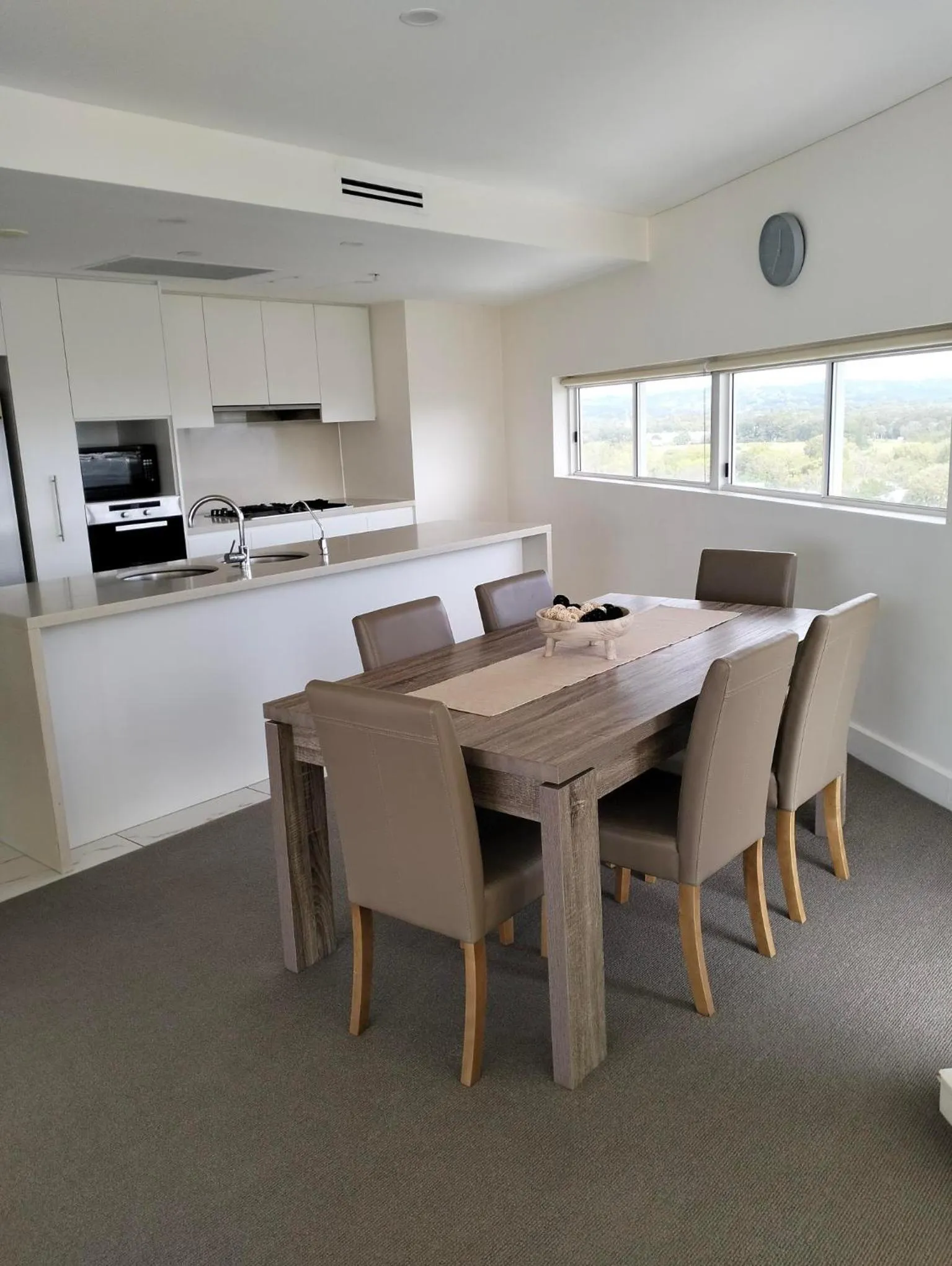 Dining area in Kirra Surf Apartments