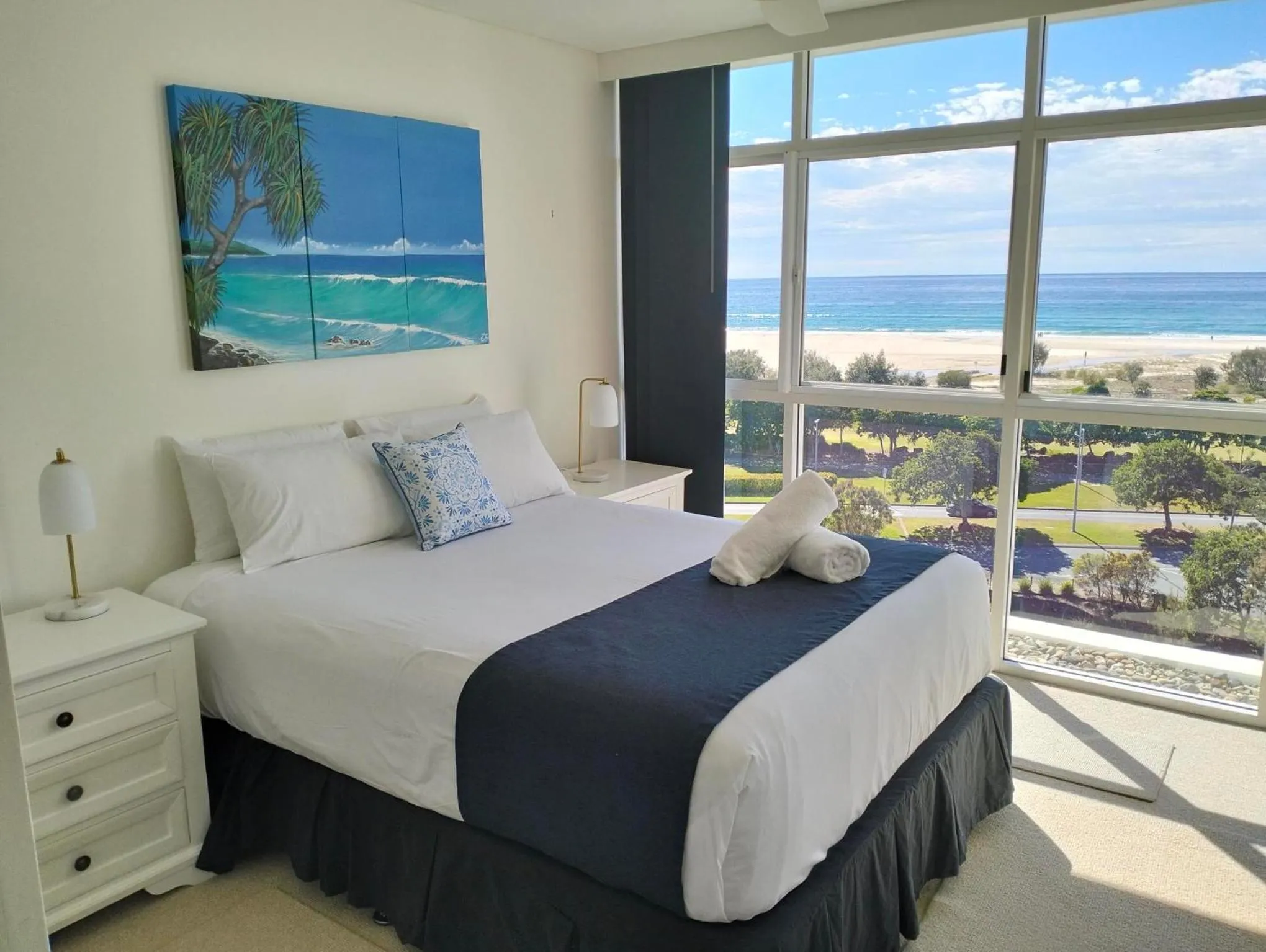 Bedroom, Bed in Kirra Surf Apartments