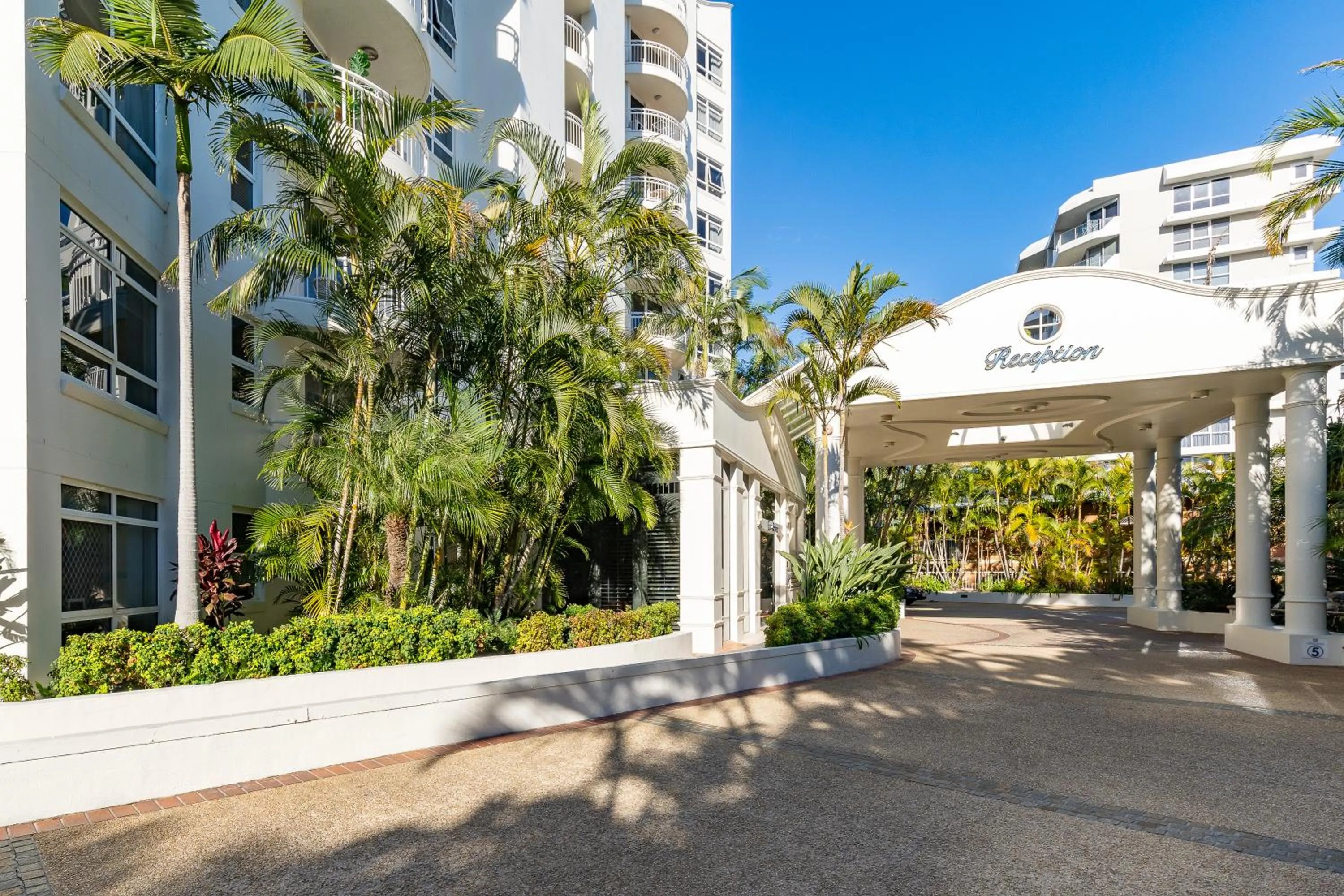 Property building in ULTIQA Burleigh Mediterranean Resort