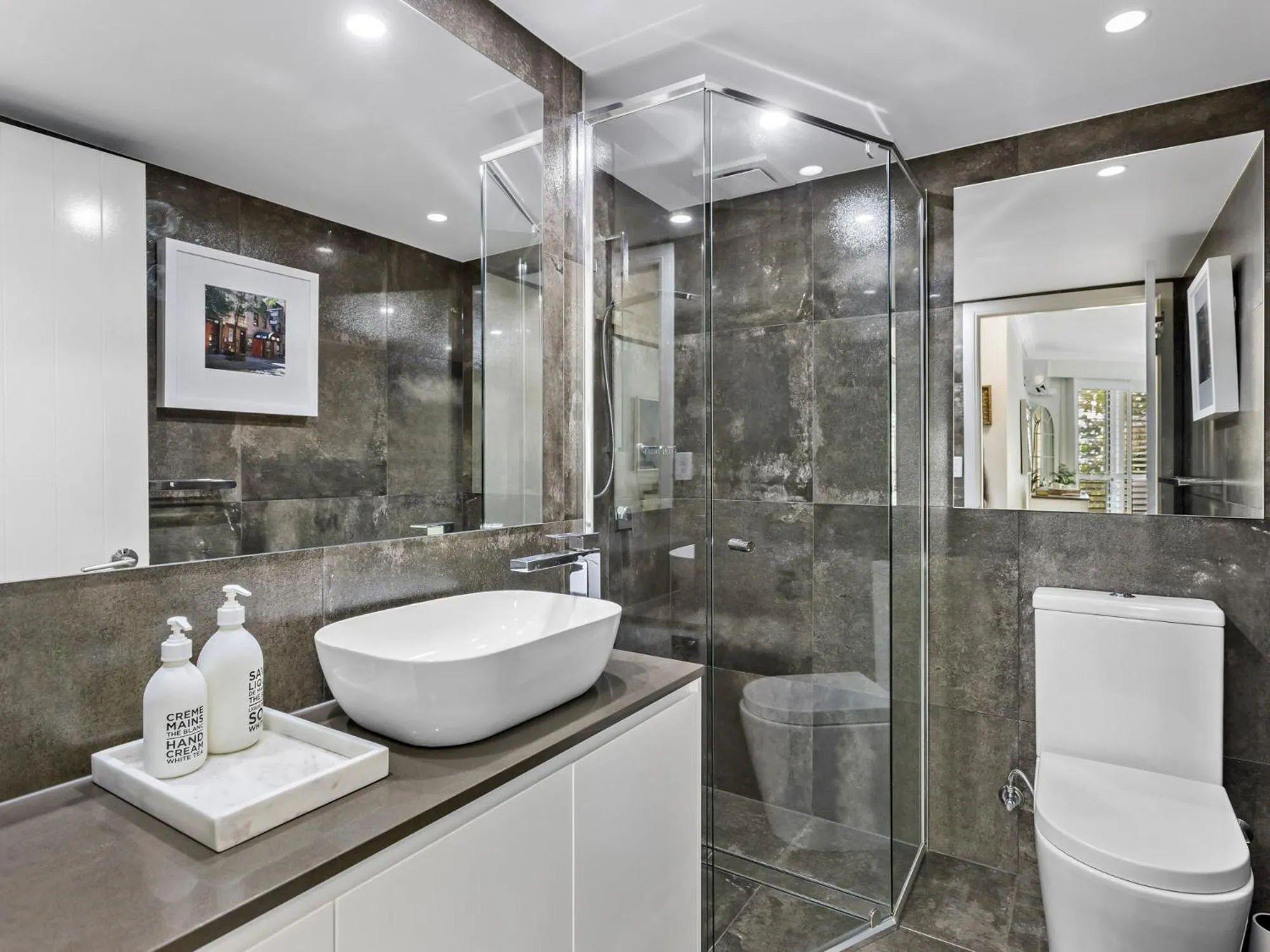 Bathroom in ULTIQA Burleigh Mediterranean Resort